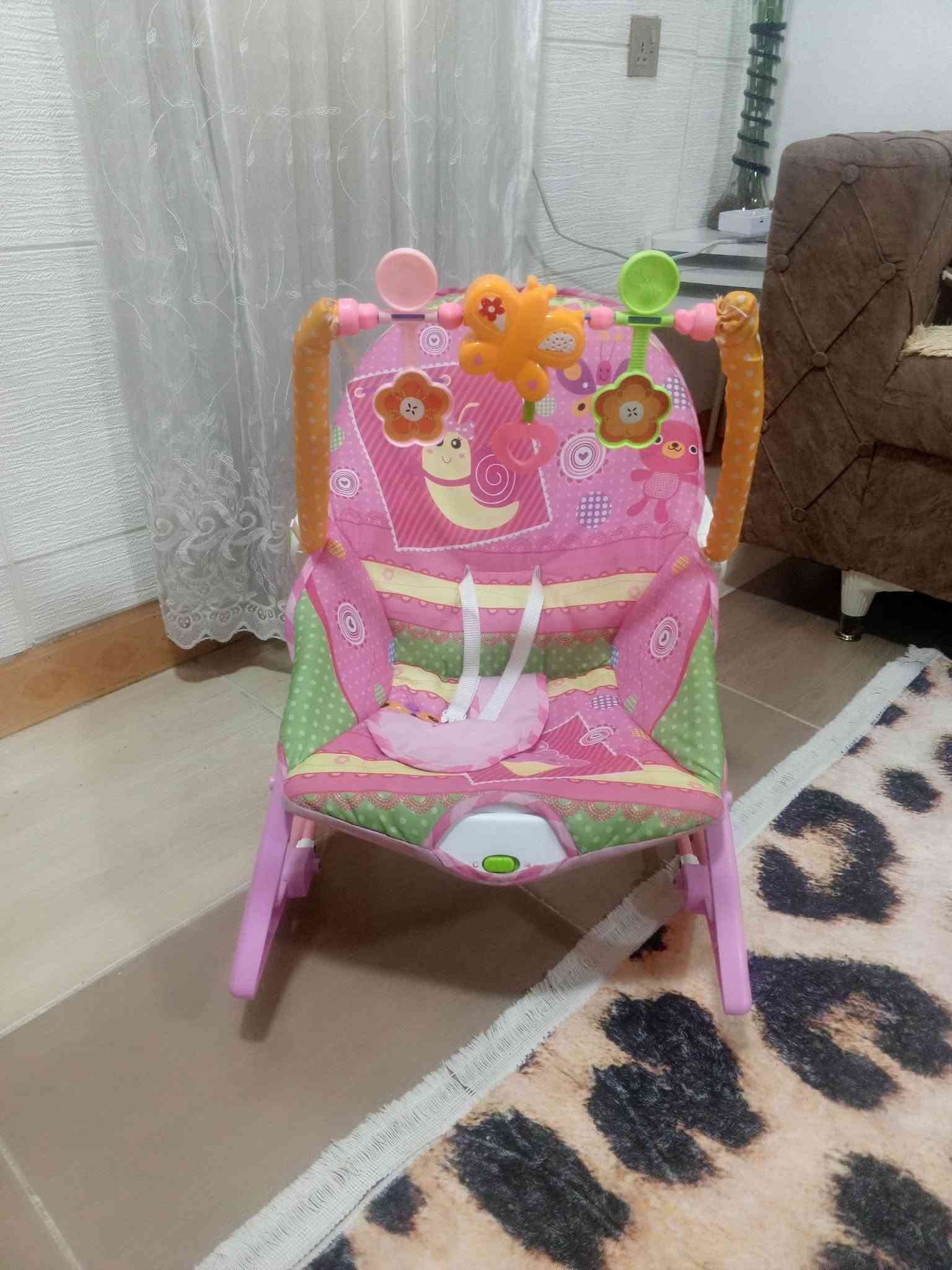 غراض أطفال • نضيفات • للبيع