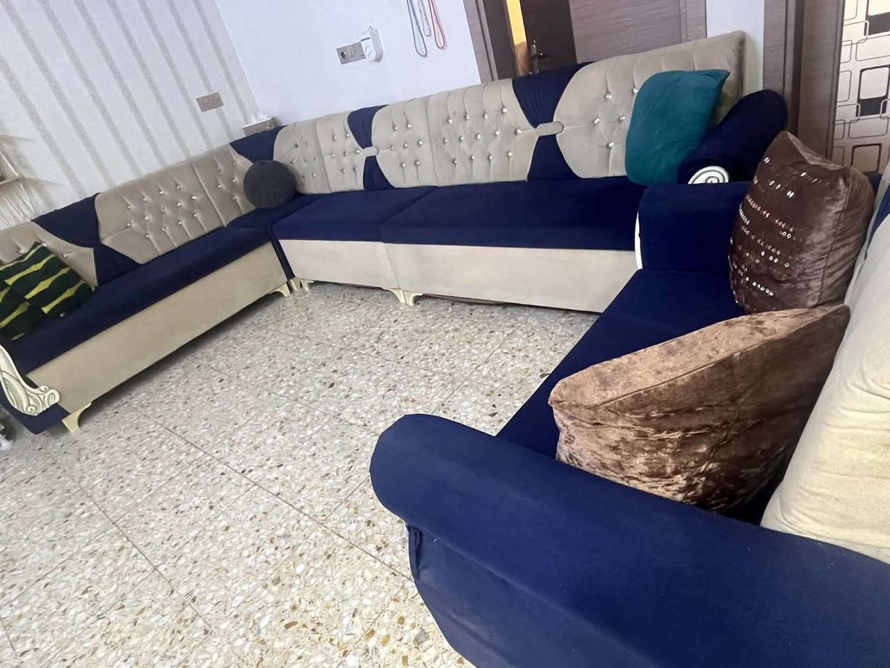 ديوان 150 قفل
