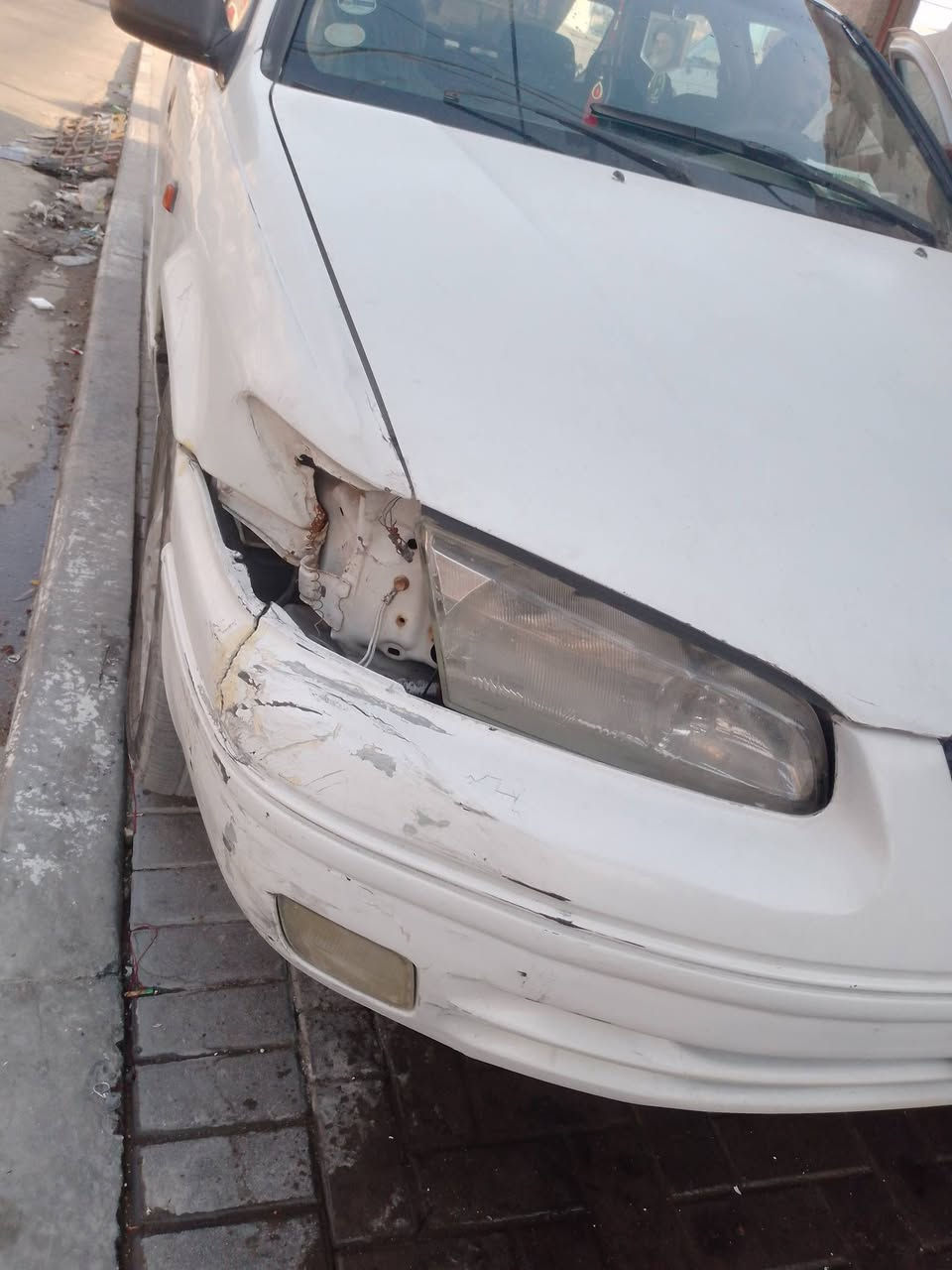 يالله سلام عليكم سياره كامري موديل 2000السياره حلوه وجاهزه من كلشي ماعده الضربه وبيه تبخير بس لاتنقص لا شي شنو سببه ماعرف المهم للبيع السعر خاص الشراي يخابر وانه بخدمته تحويل ثاني يوم من راعيه الشرعي وهاذ رقمي وتدللون ***********
