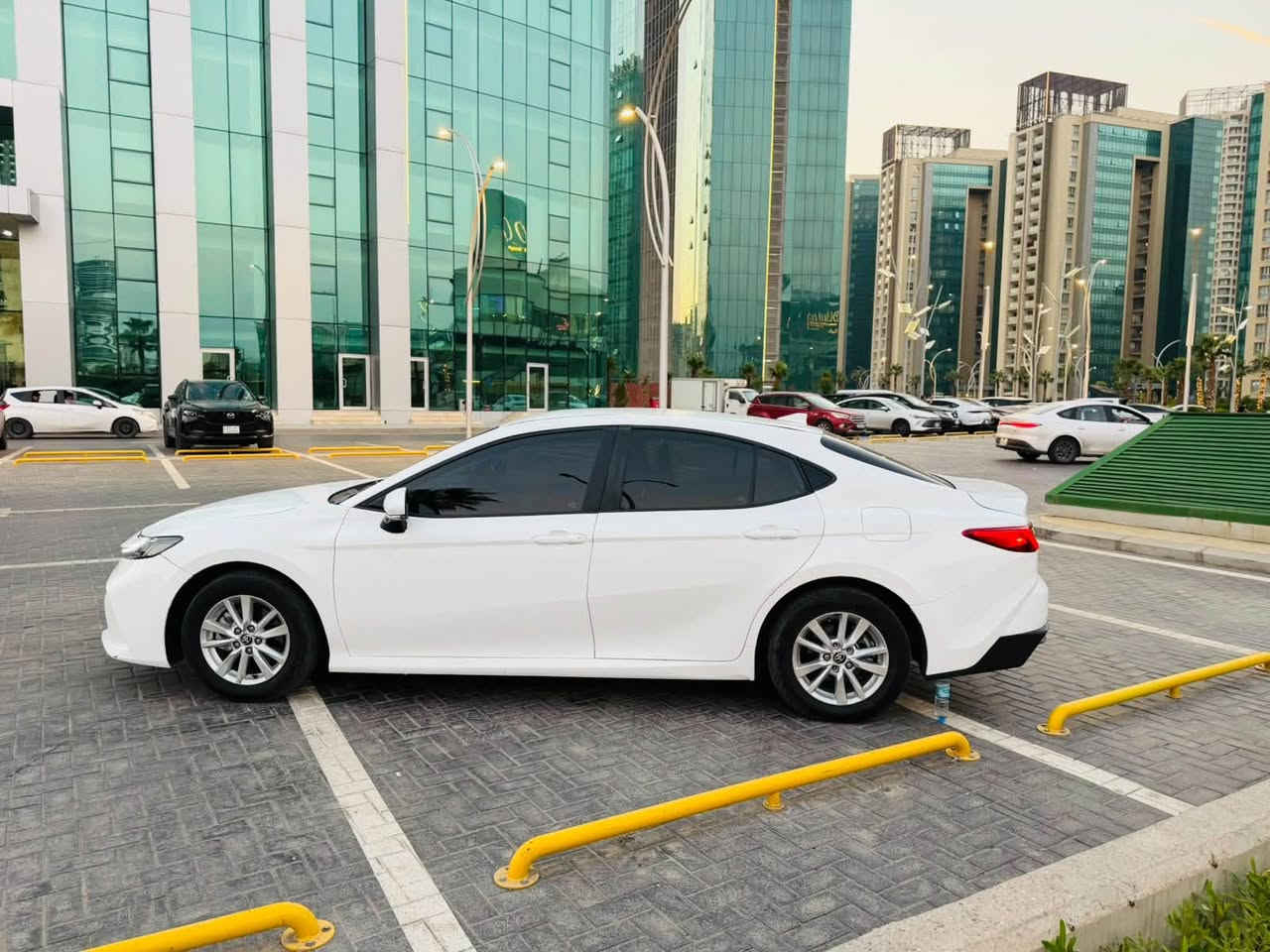 كامري LE • ٢٠٢٥ • بصمه