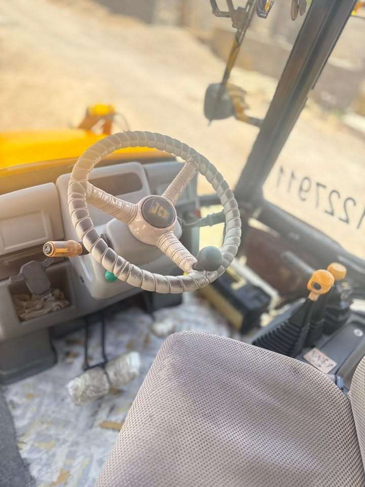 شفل JCB موديل 2002 دكم طسة دكم دقاق كير راجس الرقم *********** واتساب

نص مكتوب في الصور:
- ***********