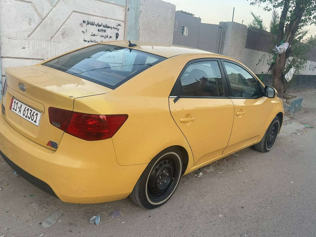 سلام عليكم كيا فورتي 2010 بسمي  السياره  خير من الله  السعر ٧٥  قبل فتره شاد كير ومكينه مال حاويه  تبريد شغال تاير وباتري جديد  اليحب يتصل ***********
