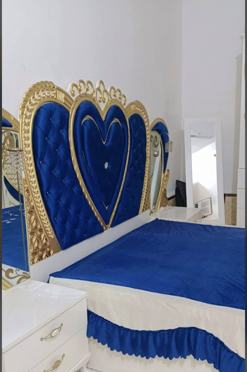 السلام عليكم للبيع غرفه نوم تركيه درجه اولى نضافه 90/100 تتكون من 9قطع معه دوشك هديه السعر 750 وبيهه مجال قليل العنوان السياحي الدعوم للتواصل على الرقم فقط مكلف بالنشر 
***********
