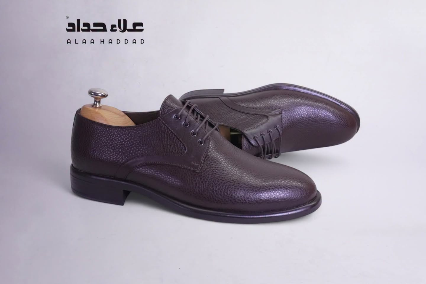 ⁨ ⁨ 🇮🇶   صنع في العراق 
 جلد طبيعي من داخل والخارج جلد طبيعي 
⭕ السعر 70,000 الف مع توصيل 
*********** :📞
📍:خانقين _ فلكة اسايش _ مجاور ماركت سناريا

نص مكتوب في الصور:
- علاء حداد
- ALAA HADDAD