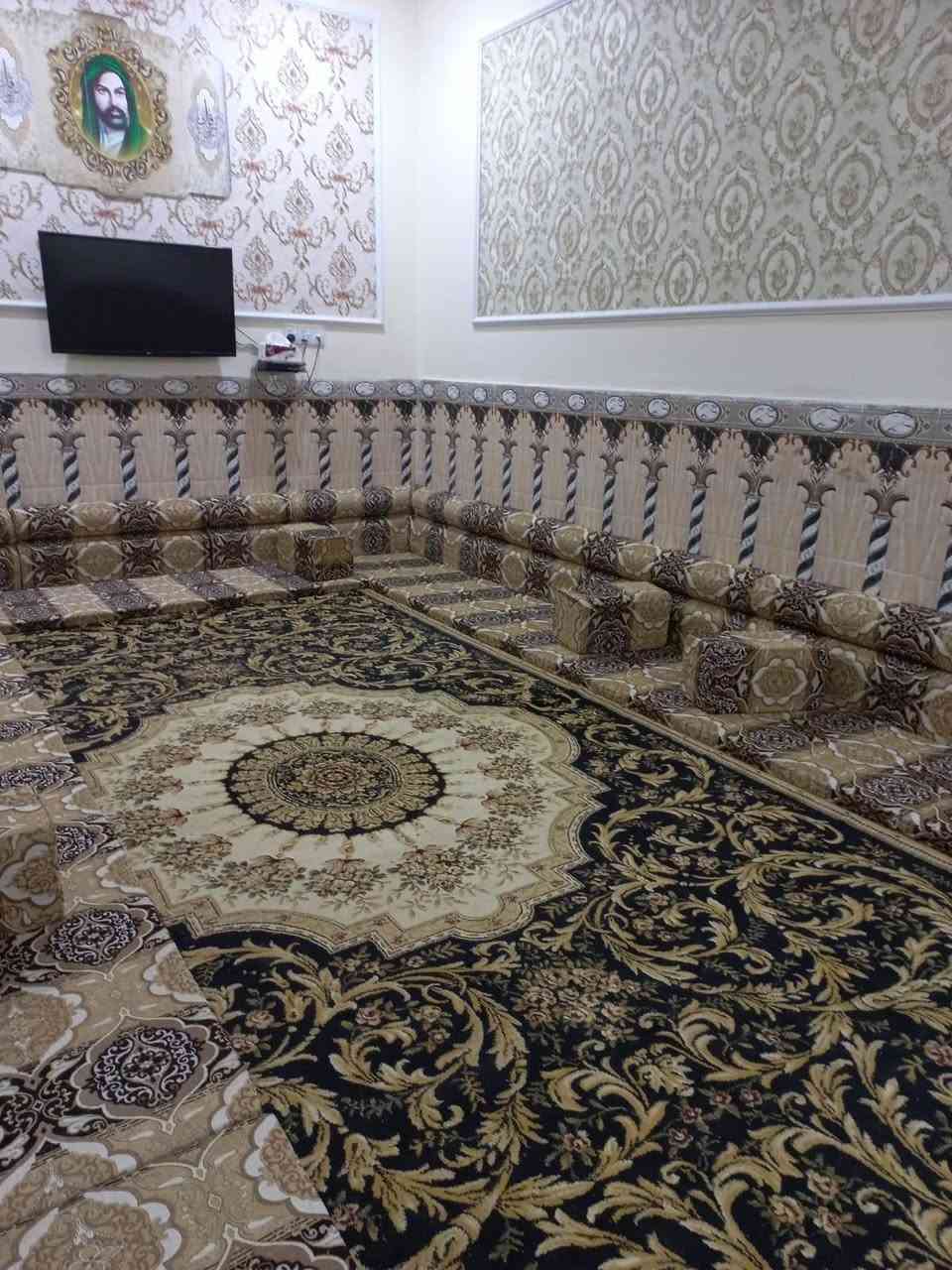 السلام عليكم يتوفر جلسه خليجيه للبيع كامله ٦ متر داير السعر ٣٥٠
الاتصال ***********

