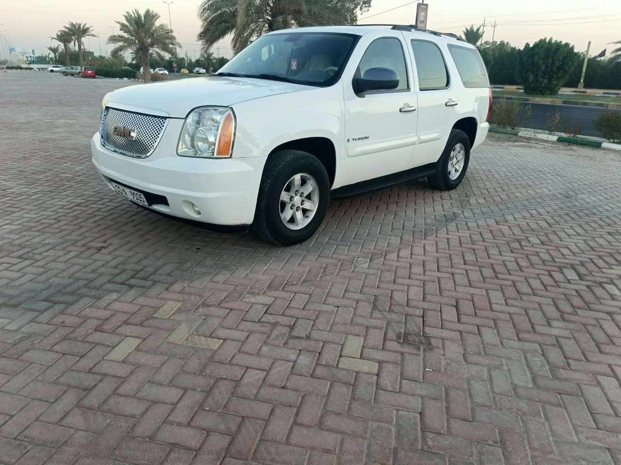 سلام عليكم للبيع جمسي تاهو موديل 2008 كير مكينه حداديه تخم تاير تبريد جاهزة الخير مكفول كفاله عامه السعر 175 عنوان كربلاء ***********
