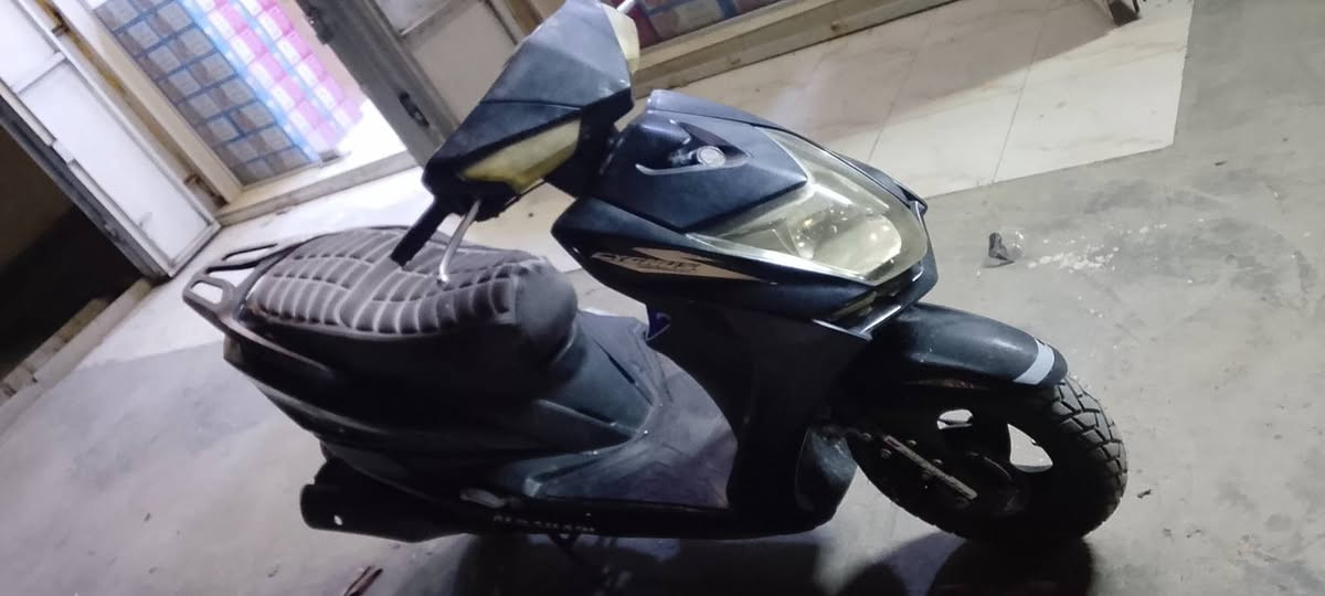 سلام عليكم هاي دراجه سكنس شمعه 140 البيع دراجه جديد محرك حيل ناعم كهربائي كل شغل البيع السعر 300 وبيه مجال وهذا رقمي ***********
