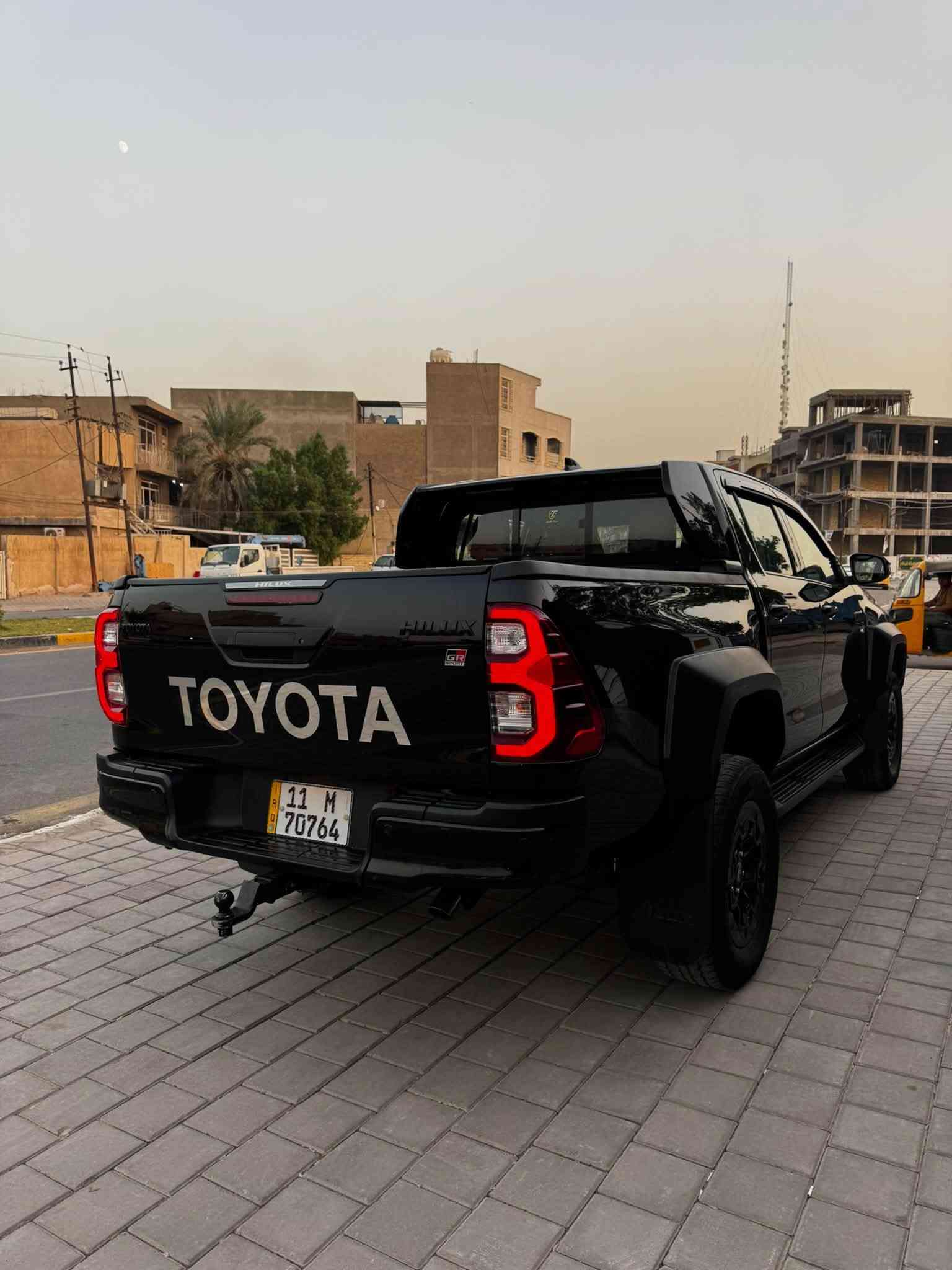 هايلوكس GR • ٢٠٢٤ • رقم بغداد
