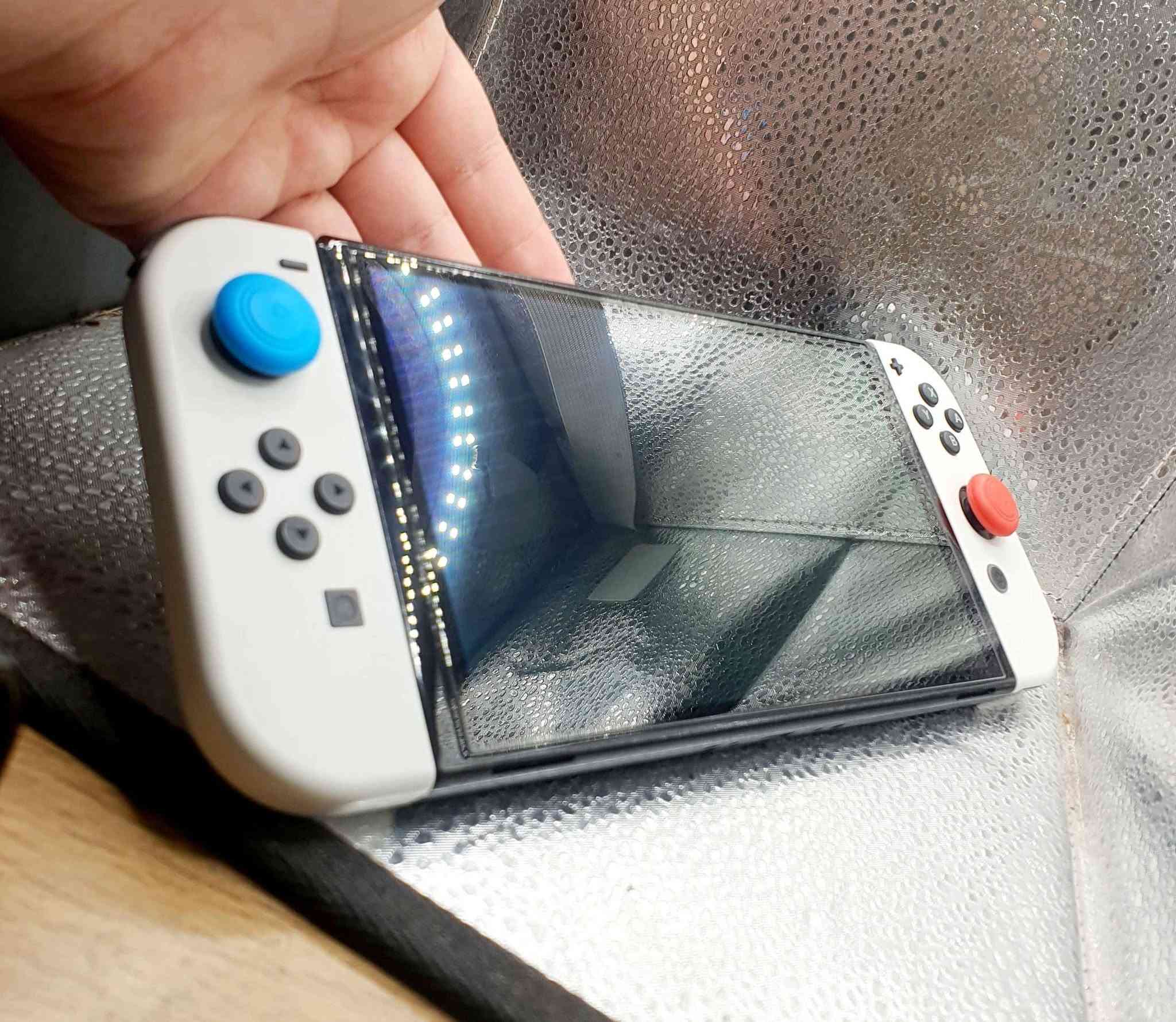 السلام عليكم ورحمة الله 
نينتيندو سويتش اوليد OLED مهكر للبيع 
مرحبا شباب متوفر حاليا نينتيندو سويتش الاولد 
جهاز اخو الجديد بالنضافه 100% 
مهكر قطعه تهكير دائمي وليس سوفت 

يحتوي على الكثير من الالعاب مثل / 
باتمان جزئين / زيلدا جزئين / ريد ديد / مورتال / نسخ ماريو  
اكثر من 25 لعبه وتكدر تحمل اي لعبه تعجبك ع النضام المهكر

 طبعا كامل ملحقات كل شي كامل / 
الدوك للعرض ع البلازما / كريب جويكون / سلايد / كيبل HD 
شاحنه الاصليه /  جويكون الاصلي مالته ختم شركه nintendo 
كارتونته موجوده  / يحتوي على لاسق حمايه للشاشه / 
ملحقات اضافيه عندي مثل جوستكات وغيرها ايضا للبيع 

سعر الجهاز ٤٠٠ الف توصيل لجميع المناطق والمحافظات موجود 
تواصل ع رقم / ***********  / واتساب أو رصيد 
غير متواجد دائما على الماسنجر 
العنوان / بغداد  - البياع  - شرطه الخامسه بغداد, العراق
