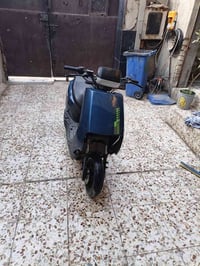 دراجه شحن 5باتري نضيفه وشغاله وكامله ضواها موجود اصفاح موجود فقط كفرات...