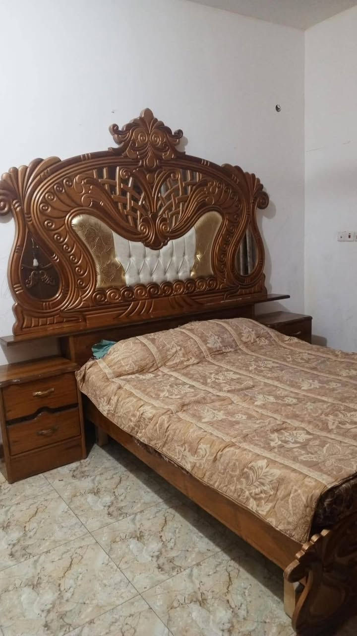 سلام عليكم غرفة نوم للبيع نظيفة واحلى من الصور خشب صاج عراقي كنتور 6 بوب يخبل ونفس الصور ميز تواليت وزاوية وملحق وكومديات 2 السعر 850 وبيها مجال الاستفسار اتصال بل الرقم ***********
بي واتساب
