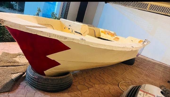 السلام عليكم
كشر زورق فقط 
معمر جديد 
الطول ٤ متر و ٦٥ سم
العرض ١٩٠
السعر ١٨ ورقه
رقم الموبايل 
***********
