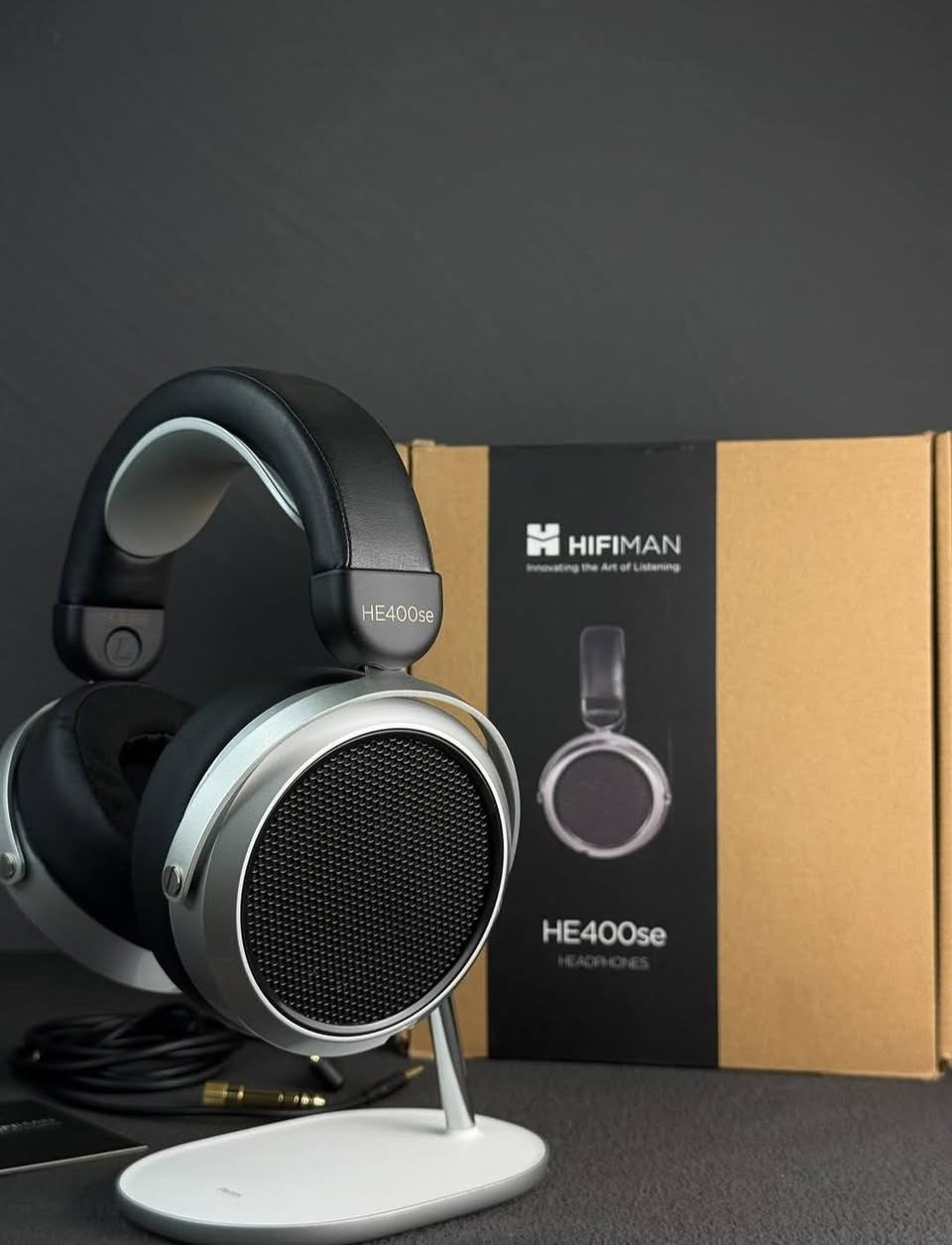 السماعة الاحترافية HIFIMAN HE400se 🎖
ذات التصميم المفتوح من الخلف وتقنية المحرك المغناطيسي المستوي من أروع السماعات 💯
جديدة كبس شركة مفحوصة وكاملة 💯

♦️نوع الدرايفر: مغناطيسي يوفر صوتاً دقيقاً وعالي التفاصيل.
♦️التصميم: مفتوح من الخلف لضمان مرحلة صوتية طبيعية وواسعة.
♦️المميزات: وسائد أذن مريحة لجلسات الاستماع الطويلة وكابل قابل للفصل.
.
.
للأستفسار على الخاص 
او على رقم الواتساب ***********
الاعتماد كارت اسيا او تحويل سوبر كي 
#تابع_منشورات_الصفحه
