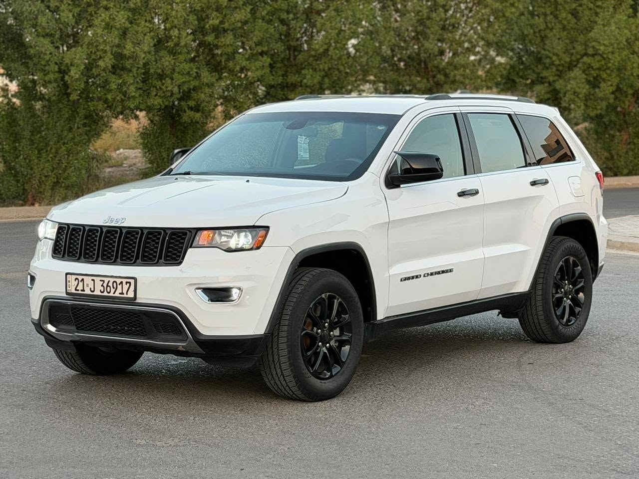 السلام عليكم
جيب لاريدو وارد امريكي موديل 2021

حادث امامي 3 قطع صبغ مع باب السائق 

سعر مناسب 175 ورقة 

رقم سليمانية الجديد سنوية بااسمي 

فحص وهزة جديد 

حجم محرك 3600

بصمة تشغيل وابواب بصمة وتشغيل عن بعد 

كشن كهرباء

قطعتين تبريد 

رادار نقطة عمياء 

شاشة وكامرة دوارة

سيارة جاهزة حداده جديدة تخم بلكات اصلي جديد تخم تاير جديد دسكات فلجات جديد مابيه نقص شرط الفحص

مكان السيارة بغداد الكرخ قرب شارع مطار بغداد الدولي ***********
