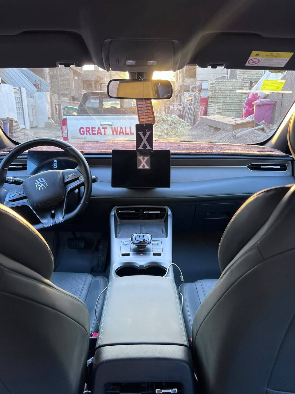 🚘 للبيع مستعجل | BYD كن بلاص 2025
سيارة BYD كن بلاص موديل 2025، معروفة مواصفاتها

🔹 اللون: أبيض

🔹 الداخل: زيتوني

🔹 بيها طخّة بسيطة بالدعامية الخلفية، وشوية لايحة بالجنطة

🔹 الجنطة سحب عالبارد

🔹 يوجد صبغ بالدعامية

🔹 سبير BYD أصلي جديد، قياس 17

🔹 حوض السيارة وحوض الجنطة مغلفة جلد أصلي

🔹 بانزين: 8.300

🔹 شحن: 21.250

🔹 هايبرد: 1.000

🔹 المجموع الكلي: 29.500

💰 السعر: 18ونص وبي مال 
🔷هزة جديدة
🔷السياره باسمي وتتحول بجميع المحافظات 

📞 للاستفسار: ***********

📍 العنوان: بغداد مشتل حي الراسه
