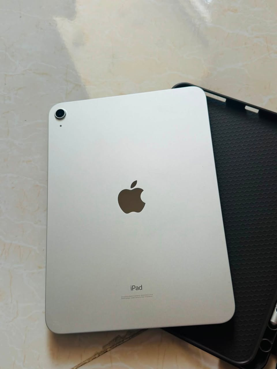 iPad 10
ايباد جيل ال10
ذاكرة 256GB
A14 Bionic معالج
حجم الشاشة 10.9
البطارية 88%
Momax مع قلم
علبة الايباد موجودة والجهاز ماستر جديد مأخذه للدراسة والان ما محتاجة
ما داخل اي تصليح وما بيه اي مشكلة شرط الفحص
Momax مع قلم
الايباد سعرة500 وبيه مجال بسيط حك جيتك 

واتساب ***********
