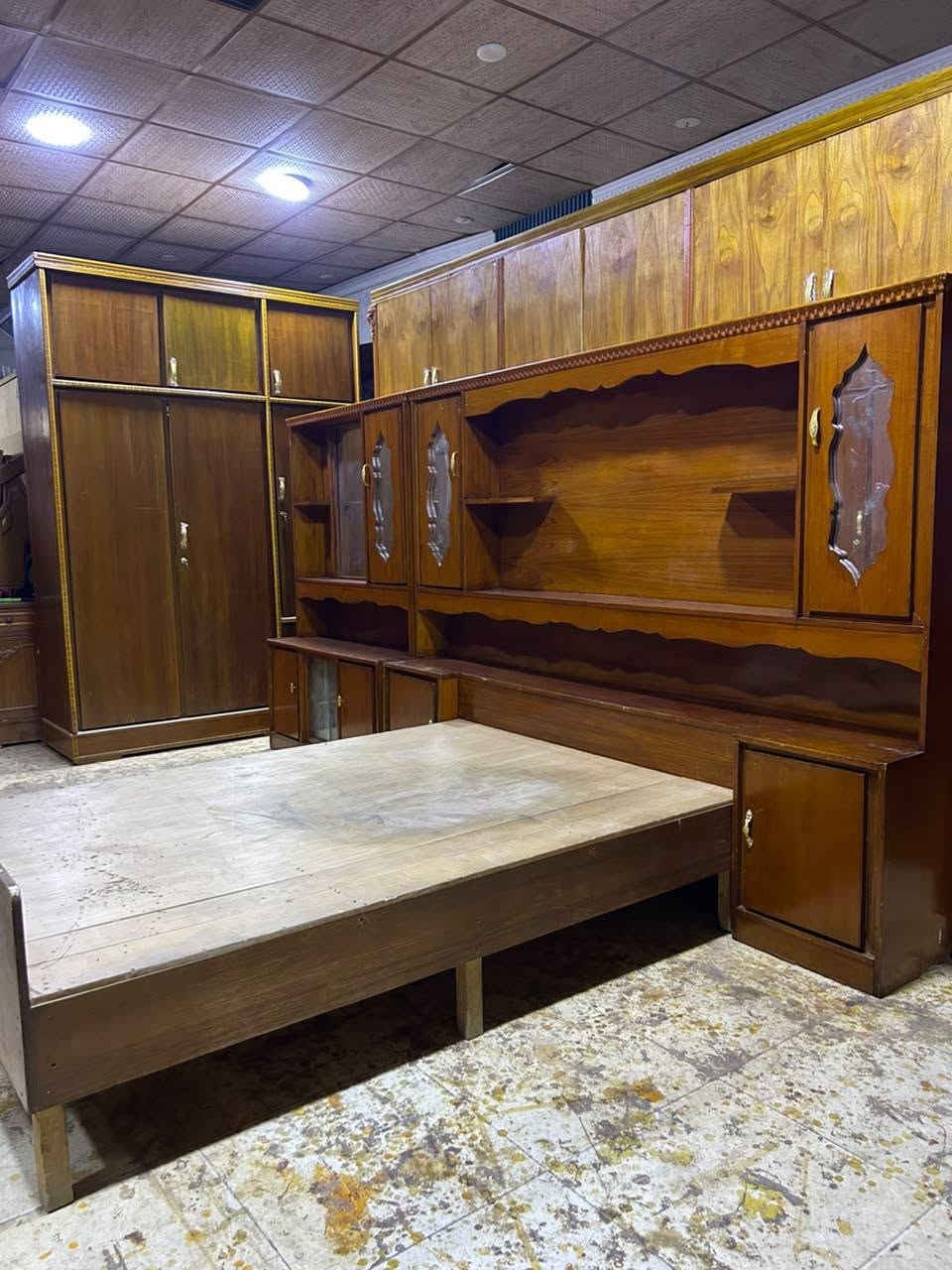 سلام عليكم غرفه حطاطة مستخدمه للبيع سعر 525 وبيهة مجال بصيط المكان رمادي الملعب سوك سلاله ***********
