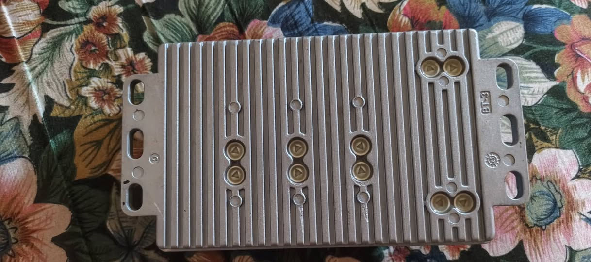 عقل اباجي  للبيع الصلي***********

نص مكتوب في الصور:
- Infinix NOTE 50
- لا، على أيام، بس تسمعيني، هسّه عوفنا من كل شي، عوفنا من كل شي. هذا إشكم فولت؟ هذا، هذا العقل إشكم فولت؟ وبعد شنو... أوكي، دقيقة. آه والامبيرية، إشكم أمبير ياخذ؟ 60 أمبير؟ أكثر من 60 أمبير؟ 72 أمبير؟ إشقد مثلاً. إي، أسمعج 🌹 وباختصار شديد: الفولتية: هذا العقل 72V والأمبير: مكتوب عليه 54A. يعني مو 60A ولا 72A؛ الرقم المكتوب على الملصق هو 54 أمبير. ومكتوب أيضًا 63V = Under voltage تقريبًا، يعني عند نزول الجهد لهالدحد ممكن يفصل. الخلاصة: العقل = 72 فولت / 54 أمبير. ⚡