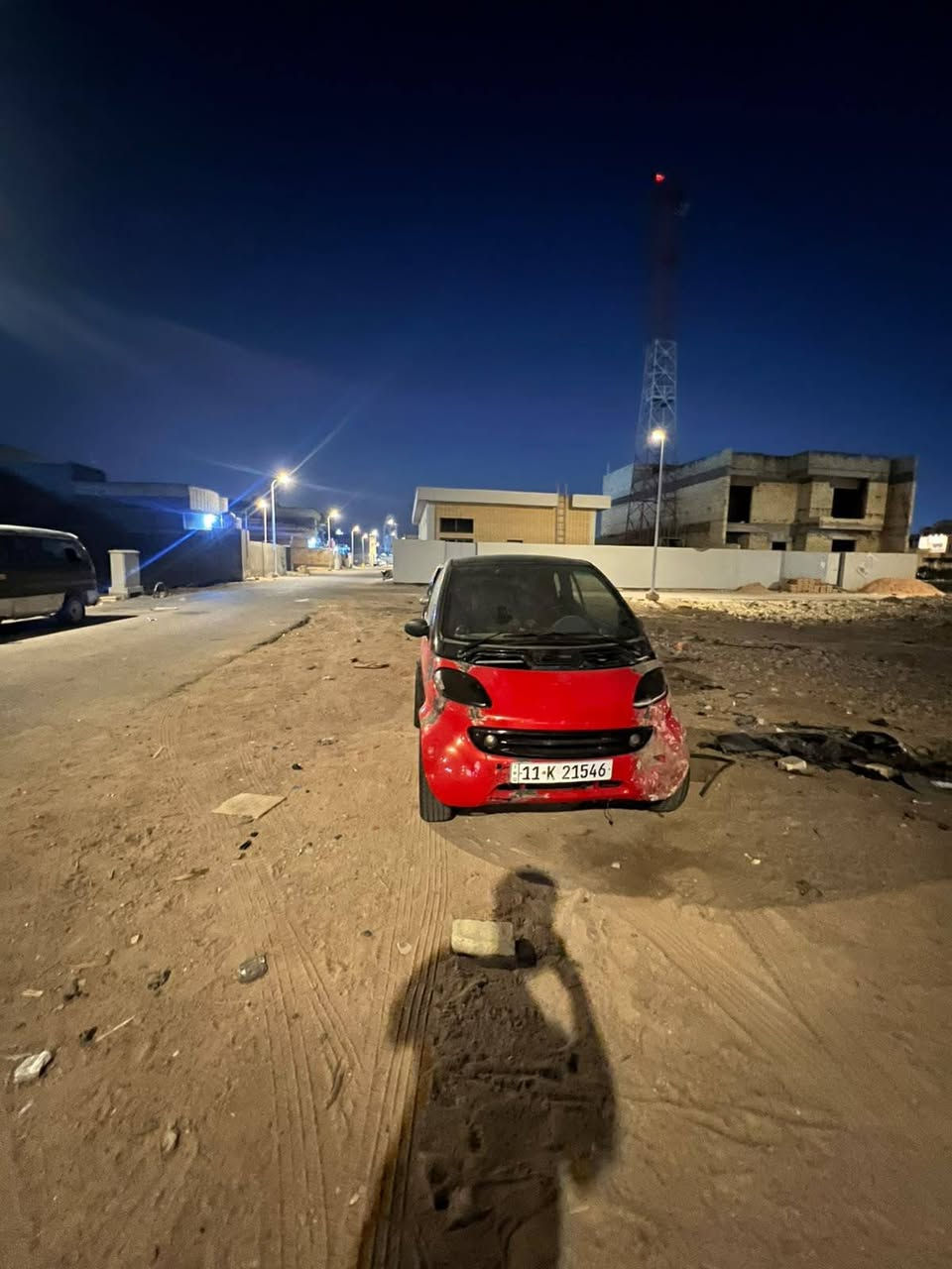 سياره سمارت مديل 2000 بأسمنه رقم بغداد محرك 3 سلندر بانزين العنوان بصره خلف مدينة جلفار السعر 35 ورقه رقم الهاتف ***********
