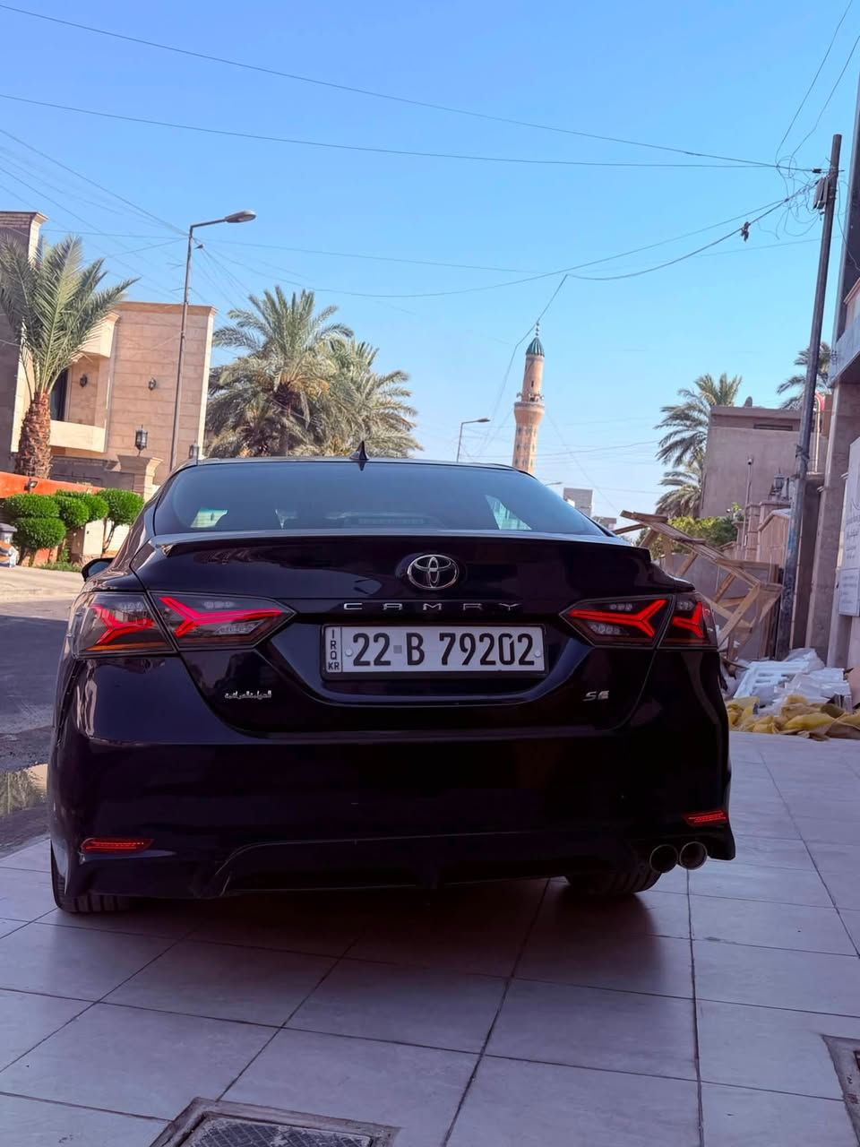 كامري
موديل 2021 
مواصفات se
داخل جلد ومخمل 
مكينه٢٥٠٠
كشن كهرباء
شفتات ستيرن 
كامره دواره 
لون نيلي 
حادثها حافة البنيد من امريكا 
و يمي صار 
وجاملغ خلفي بارد فقط بدون دواخل 
مكاني بغداد اليرموك الداخليه 
***********

السعر ١٥٨ وبيها مجال حك جيتك
