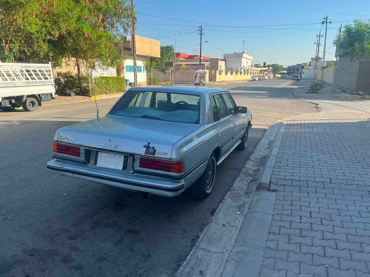 تويوتا سوبر 1982
صبغ عام للجمالية 
مكينة بطة ستة سلندر گير عادي
تبريد وتدفئة شغال 
ضربة بسيطة بخلفية السيارة
الجامات السايق والسكن ينزلن ويصعدن كهربائي وما بيهن مشكلة ، عدا الوره يحتاجلهن تصليح .
الراديتر ينطي مي لازم لو تصلحه لو  تعبي كل ما قل المي 
التايرات طخم اخو الجديد 

السعر 44 وان شاء الله بيه مجال بسيط 

للتواصل على الرقم ***********
