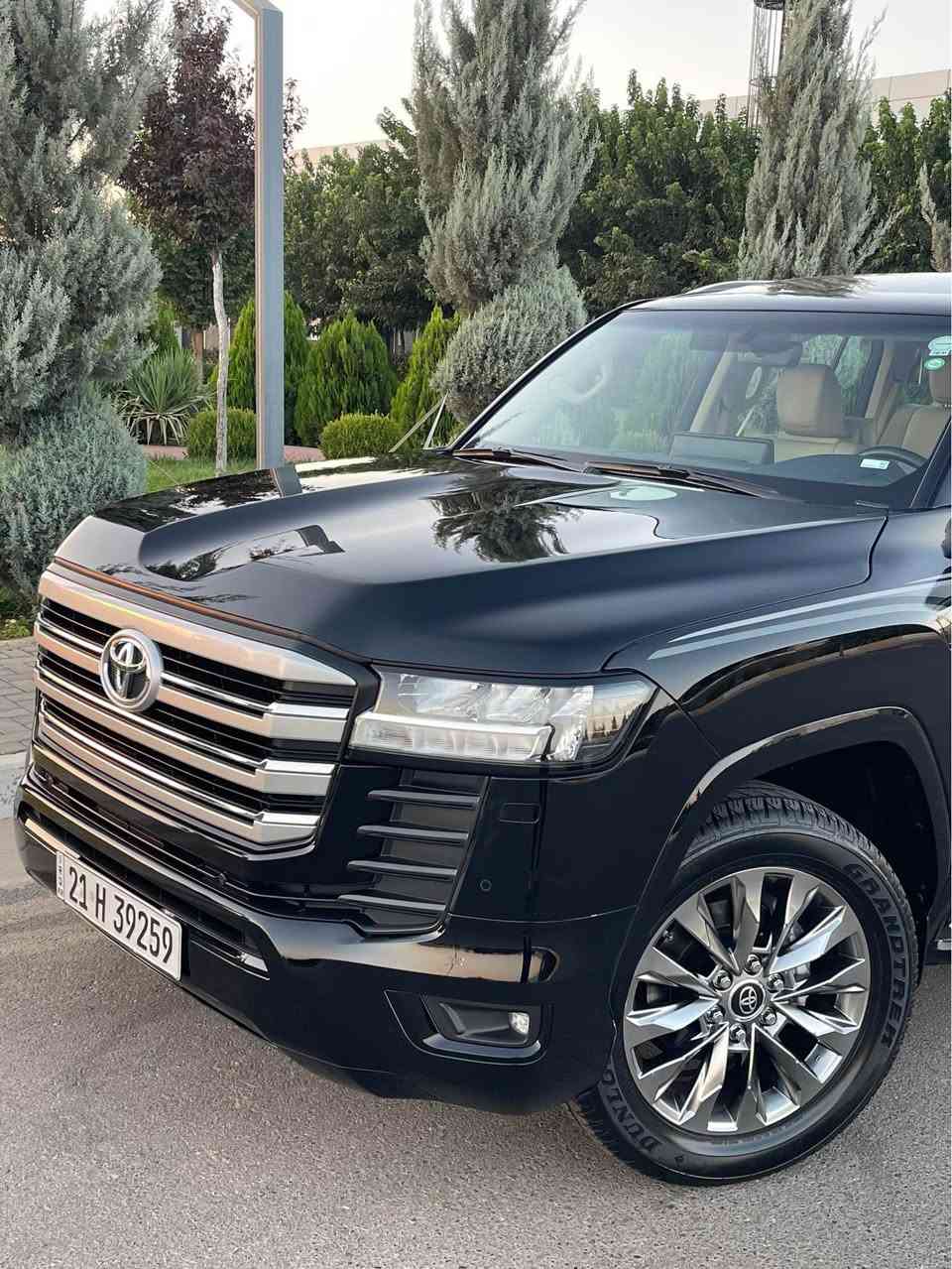 ‏TOYOTA Land cruiser 2022 
GX.R :  الموديل
‎سنة الصنع: 2022 
‎ضمان شركة SAS
ماشييه ١٠٠ الف  كم 
رقم سليمانييه  جديده
‎سنويه ب اسمي
المواصفات :
- محرك 6 سلندر تنفض تبيعي 4.0L
‎- فتحة سقف ( سلايد ) 
-٣ شاشات 
- شاشات ترفيه خلفية
‎- مقاعد جلد 
‎- مقاعد كهربائية 
- مقاعد امامية تبريد 
- ⁠تبريد وتدفئة امامي خلفي 
‎- بصمة الابواب 
‎- صندوق كهربائي
‎- مصابيح LED و زينون
-7 راكب 
-شحن واير ليس 
-حساس امامي خلفي 
‎- حجم العجلات 20 inch 
مكفول كفاله عام كلشي مابيها
- السياره موجودة في سليمانيه
‏***********- ⁠***********📞‎
السعر٦١٤$ السليمانية, العراق
