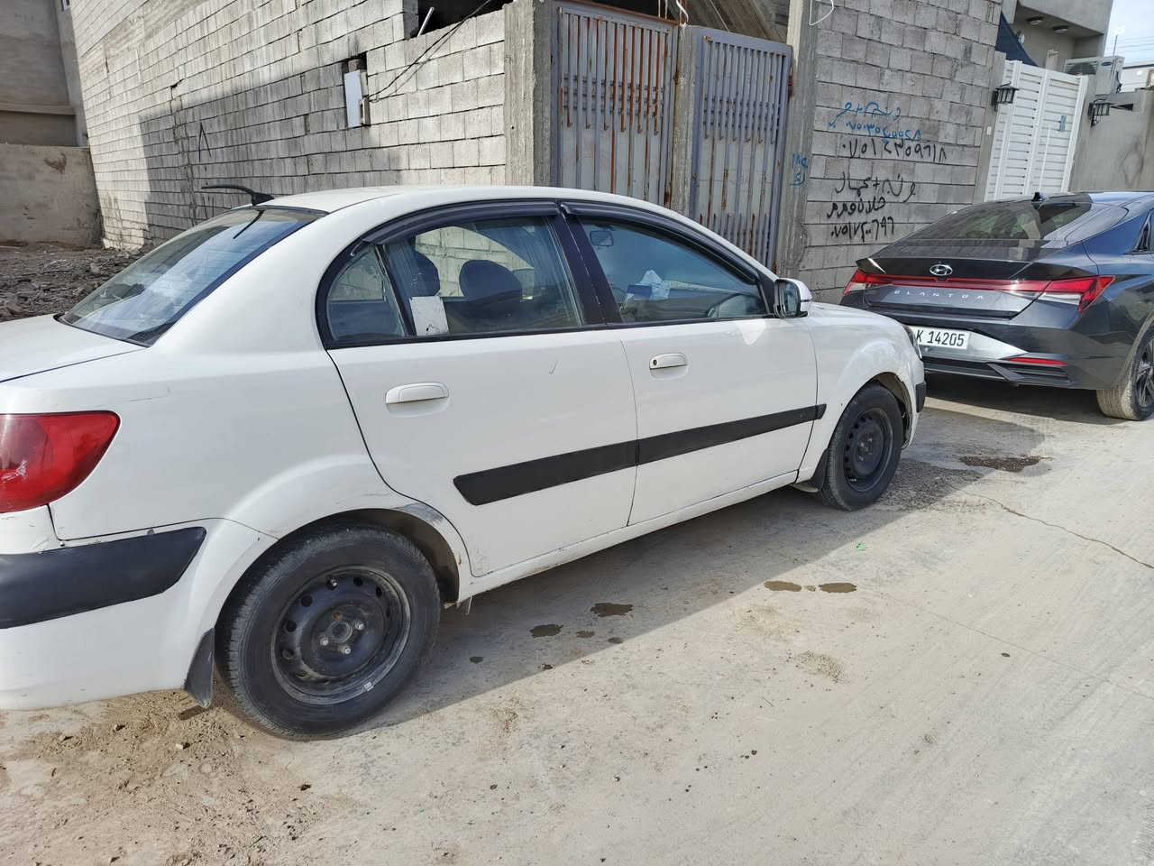 السلام عليكم
كيا ريو موديل ٢٠٠٨ للبيع فقط سنويه باسمي صبغ حزام السعر ٦٣ بيها مجال ***********
