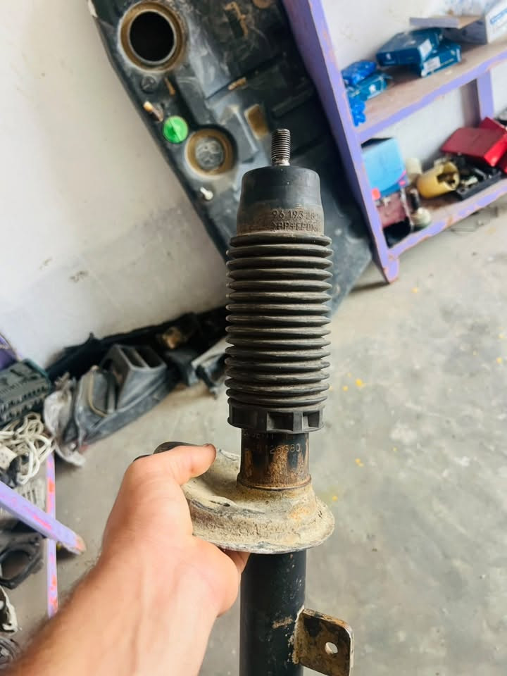 قطع غيار بيجو 306 • حي سمرة • مواد احتياطية