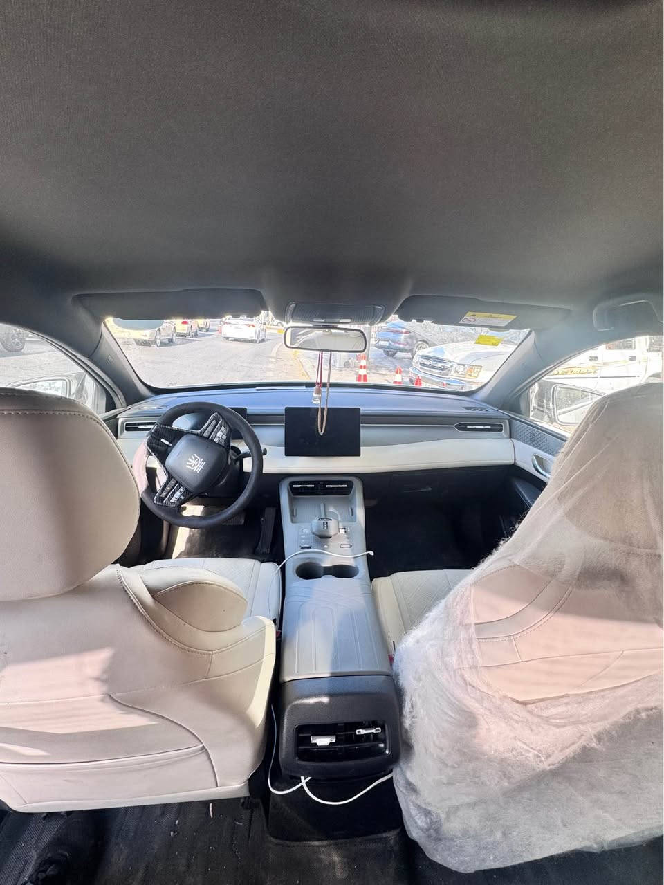 BYD 2025 qu plass
سةيارةكةي سفرة هيجي نيه  2500 كليومةتر روية
هةموو شتي بةشةرت
يةك مانگ كاتي ماوة
رةقةم موبايل :- *********** أربيل, العراق
