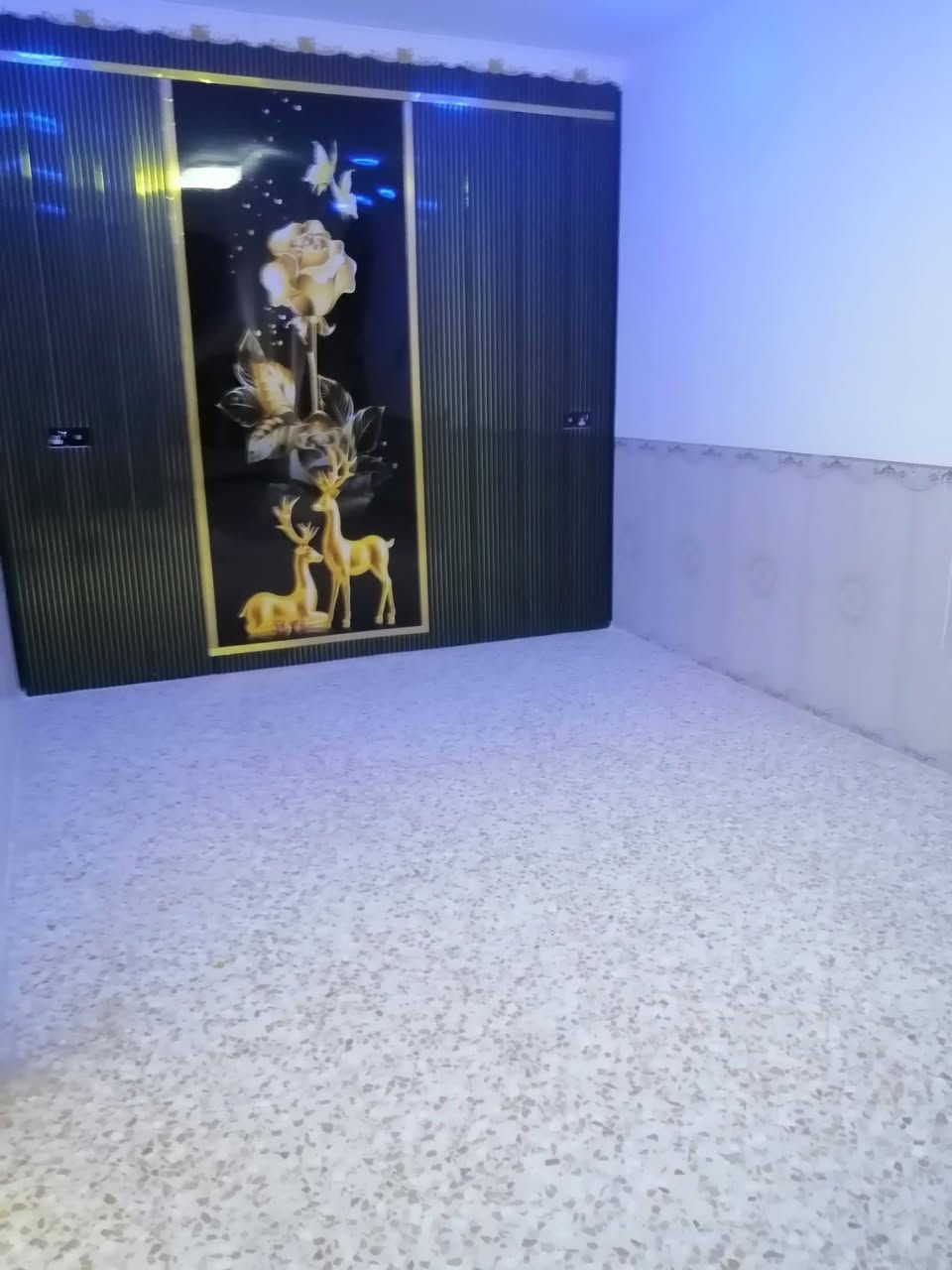 _دار للبيع مساحة 240متر طابو زراعي سند 25

_الموقع: الطهمازيه قريب على العلويه شريفه بنت الحسن(ع)، قريب على الشارع العام

_مواصفات الدار طابق واحد.. بناء حديث كامل من النواقص

_الطابق: 
غرفيتن نوم.. هول.. استقبال.. مطبخ.. مجمع صحيات

_للأستفسار مراسله الصفحه أو الأتصال على الأرقام التاليه: 
***********
***********

