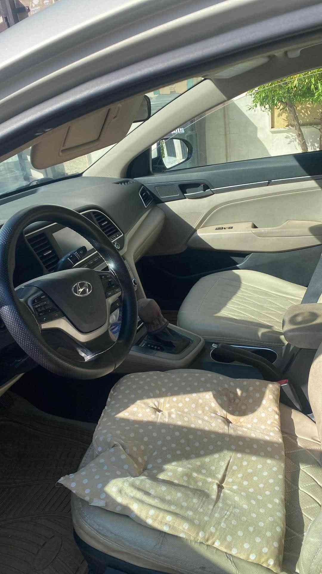 النترا ٢٠١٧ • ذهبي • ٨٢ الف ميل