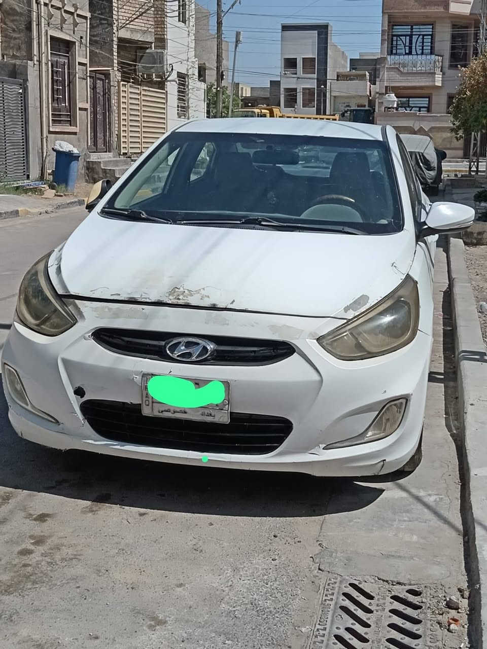 اكسنت ٢٠١٥ أبيض خليجي 
محرك ١٦٠٠ رقم ألماني بأسمي تحويل ثاني يوم 
نقص تبريد 
و الضربات صفحة البنيد 
بالخلف ركن الجاملغ و ركن الجنطة 
جاملغ امامي بارد
كما موضح في الصور 
تخم تاير باتري جديد 
السعر ٨٠ و بيها مجال
مكاني بغداد
***********
