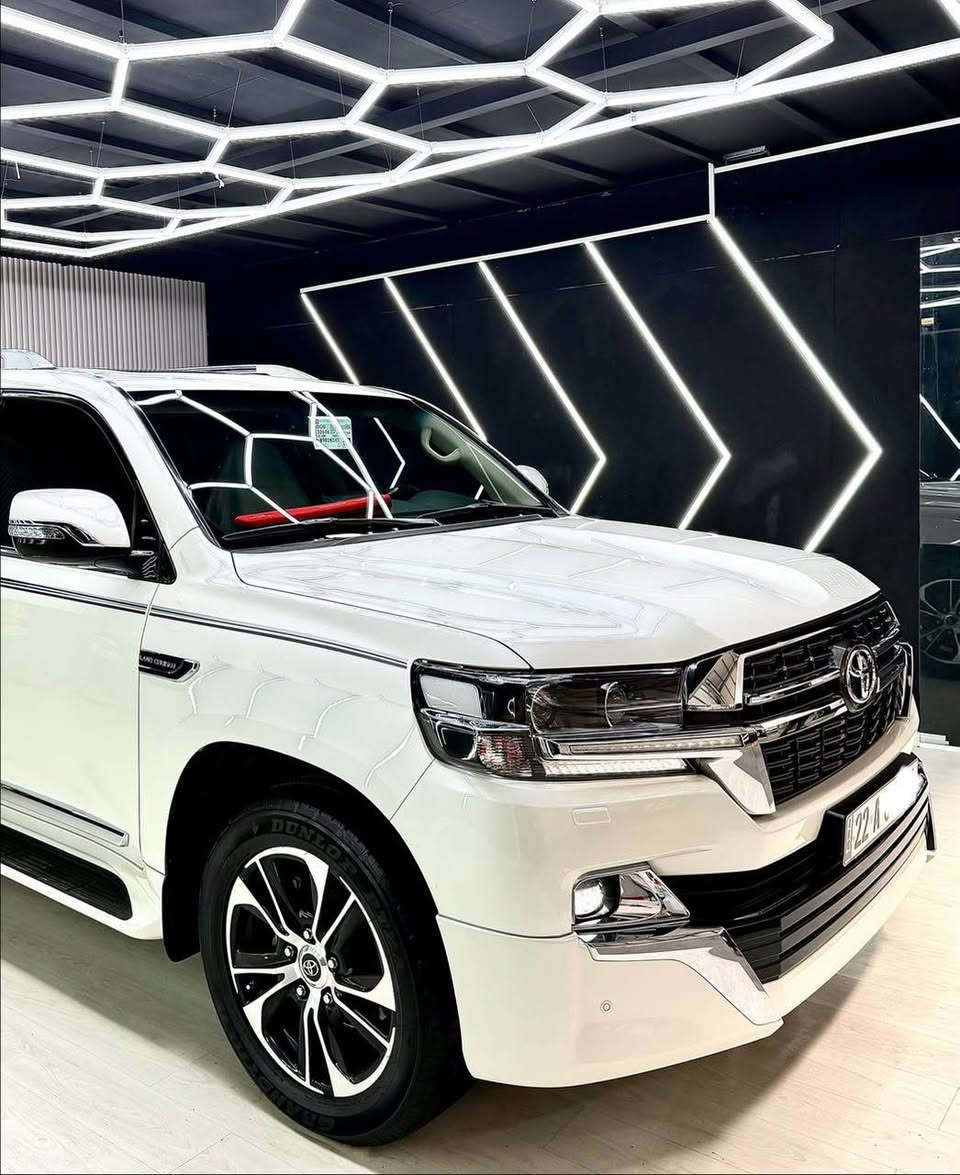 Toyota land crusir . 2021 . V8 . 38,km

Grand turing + SAS 🪬

اخت زيرو بل كارتون بمعنا كليمه زيرو🪬
سياره بل كارتون احله من صوره..🔹

🔹تويتا لاند كروزر موديل {2021} SAS
🔹سياره شريكه ساز درجه اولا گراندتورينگ
🔹سياره مكفوله كفاله عامه من كلشي
🔹بدون صبغ + بدون بارد + بدون شخت
🔹بدون حالوب + بدون رمل + بدون رصعه
🔹بدون حسوه + بدون حتا دعاميان شرط

🔹 سياره محرك بشرت ما مفتوح زيره 
🔹سياره {8 سلندر } { 4,600} 
🔹ماشيه{38,000} الف كيلو شرط
🔹{ 4 تاير و ويل بيلادي دنلوب اصلي}
🔹سياره مواسفات ساز اصلي 
🔹{3 شاشات بيلادي + غراضات موجود
🔹{ كتلوكات + عرضيات + 2 بصمه 
🔹{ هيدفونات + سيرڤسات كامل 

🔹مواصفات سياره 
🔹{شاشه كبير + كاميرات + حاسات}
🔹{3 شاشات + فتحه سقف + جلد.}
🔹{كشن كهرباء + شحن موبيلا + ..}
🔹{8 ارباگ + تبريد مركزي +باب جك}
🔹{بصمه تشغيل عن بعد +سلاجه..}
🔹{ليد زينون + تحكمات ستيرن ..}
🔹{دبل فوليوم + فور ويل+هوك}

🔹{سياره سنويه بسمي مباشر حول} 
🔹{تحويل مباشر حول بسمي}
🔹{ سياره رقم اربيل دولي }
🔹{ مكان سياره سليمانيه}
🔹{رقم / ***********}
🔹{سعر سياره / 557$} السليمانية, العراق
