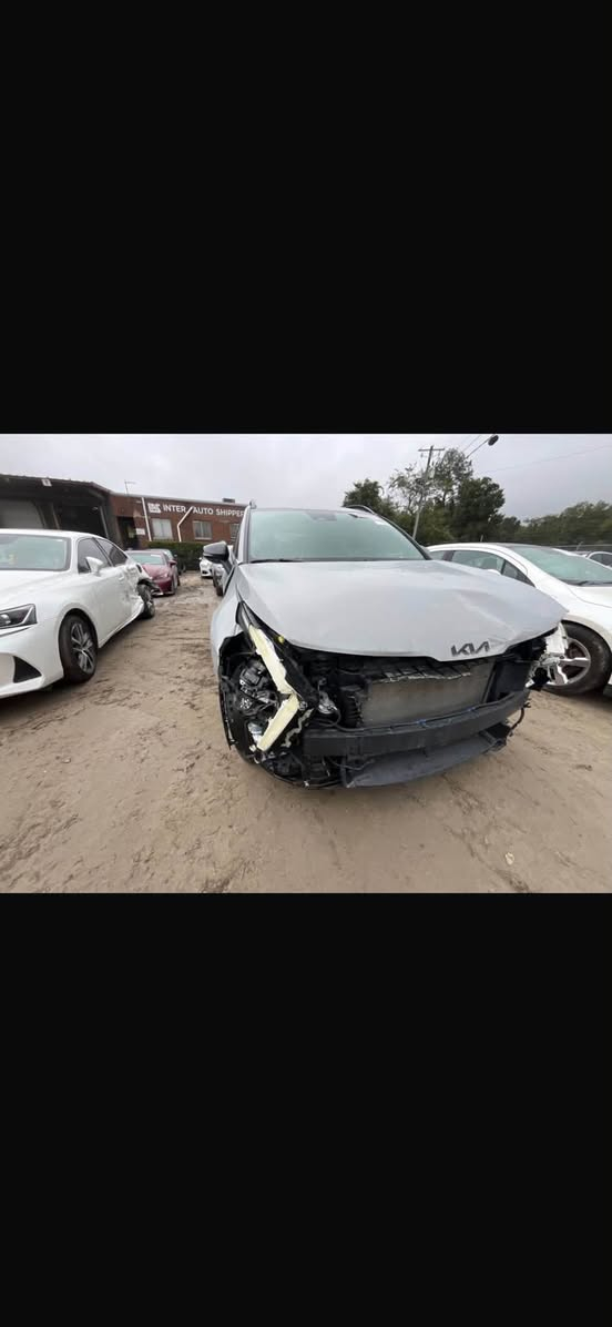 سبورتج 25  رقم بغداد بأسمي
حادث موضح بالصور تبديل دعامية فقط بدون قطرة صبغ بارد بنيد وجاملغ سحب بسيط جدآ بالشاصي سونار المندلاوي موجود عندي 
مواصفات اكس لاين 
بصمة تشغيل 
بصمة أبواب 
كشنات جلد 
كرسي السائق كهرباء 
حساس امامي خلفي 
نقطة عمياء 
رادار جانبي 
كامرة خلفية 
شاشة متصلة 
فور ويل 
مكينة 2500 
ماشية 32الف 
مكانها بغداد حي النصر 
السعر 198 بيها مجال بسيط جدآ 
***********

نص مكتوب في الصور:
- Back ٤:١٣ 1 / 15
- Back ٤:١٣ 5 / 15
- Back 7 / 15