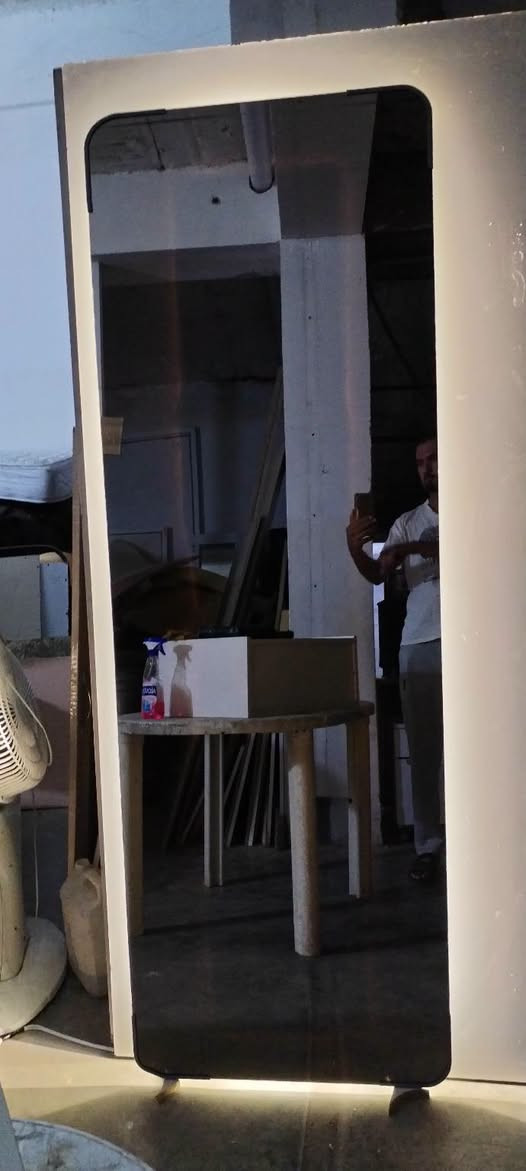 ئاوێنەی بالای پشت لید ئاوێنەکە تورکیە لۆک قیاسی بەرزی 197پانی 65 هەڵ ئەواسرێ .حاجیاوا
***********
