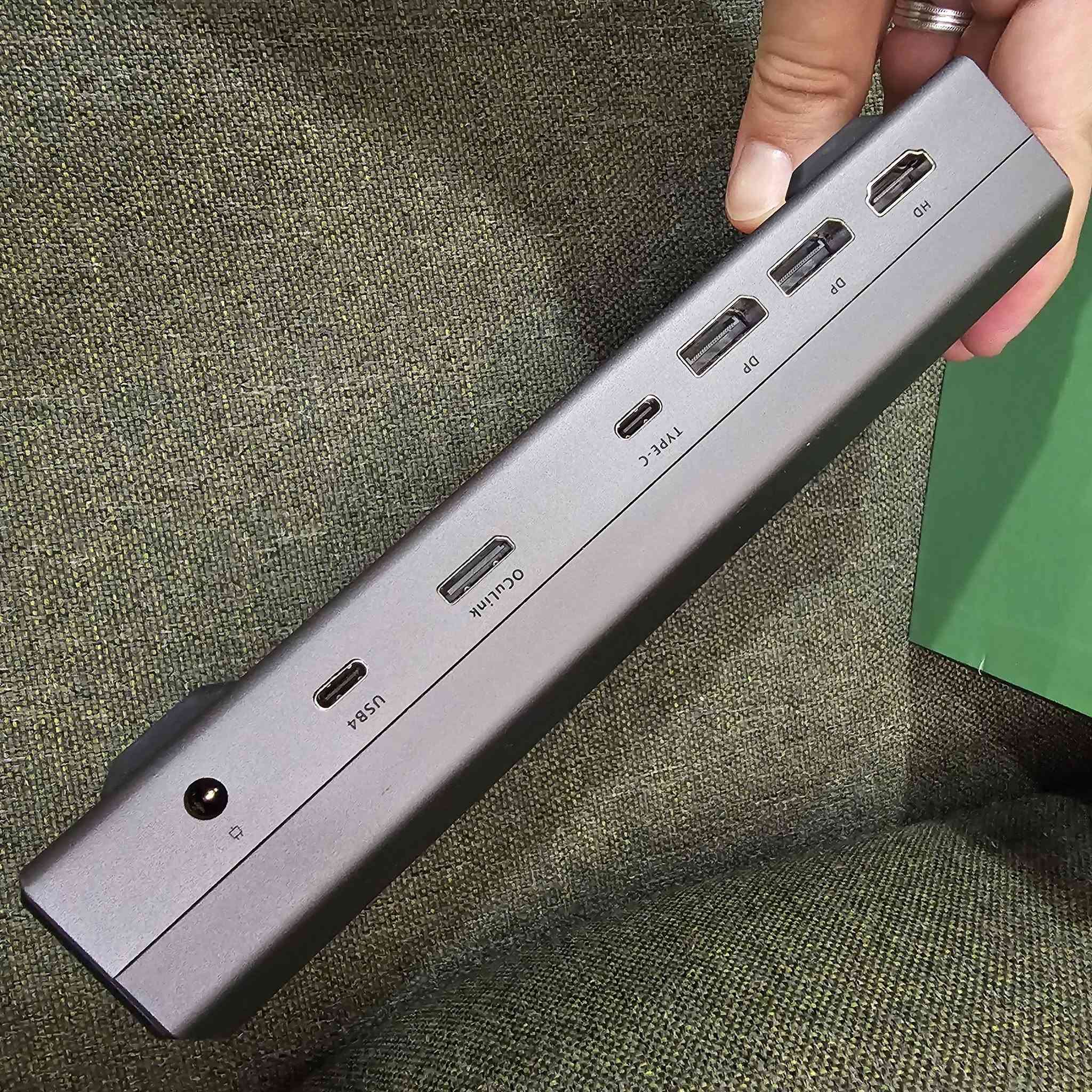 من رخصة الادمن...كارت شاشة خارجي
Rx7600xt
بي منفذ usb4 ثندر بولت..ومنفذ اوكيولنك
السعر ٧٠٠ الف..مكاني شارع فلسطين ومتوفر توصيل

نص مكتوب في الصور:
- AOOWGAME AooStar XG76XT RX 7600XT EGPU 150W Oculink | Thunderbolt 4 895,000 د.ع 1 سنة ضمان خدمة توصيل لكافة انحاء العراق ف اكس كيم ستور- X Game Store *********** Bareq XGS xgamestore_ The Tianbei External Graphics Dock with AMD Radeon RX 7600 XT arrives, tailored for stunning 1080p 3A games and smoothly handling 1440p high-res settings. It boasts FSR 3 Frame Generation Tech, full DirectX 12 & 11 support, AMD Fluid Motion Frames, and an upgraded AMD HyperRX tech, integrating Radeon Super Resolution, Anti-Lag, and Radeon Boost for targeted frame rates, delivering an unparalleled gaming feast! 8GB Memory Size GDDR6 Memory Type 2048 Stream Processors 64 ROPs 2755MHz Boost Frequency 18Gbps Memory Speed 32 Ray Accelerators 32MB AMD Infinity Cache Technology AMD RADEON RX 7600 XT RX 7600XT RDNA3 Architecture, 6nm 32Compute Units (2048Stream Processors) AMD FSR 3.0 AMD SmartShift MAX Compared to AMD FSR 2.0, In different application the game performance scenarios, dynamically is improved by 2 times. allocate system power. Support for AV1 encoding Replace VP9, H.265 with AV1, the open-source video encoding format. Operate at full load with a power supply of 150W. VC (Vapor Chamber) cooling Operate at full capacity/performance. OCULINK Measured bandwidth is 7.13GB/s. PCIE4.0x4 CNC aluminum alloy Polished through 16 processes. USB4 USB4 PCIE.4x4 Supports hot-swapping and 100W reverse power supply. (Measured bandwidth is 3.87GB/s) AOOSTAR