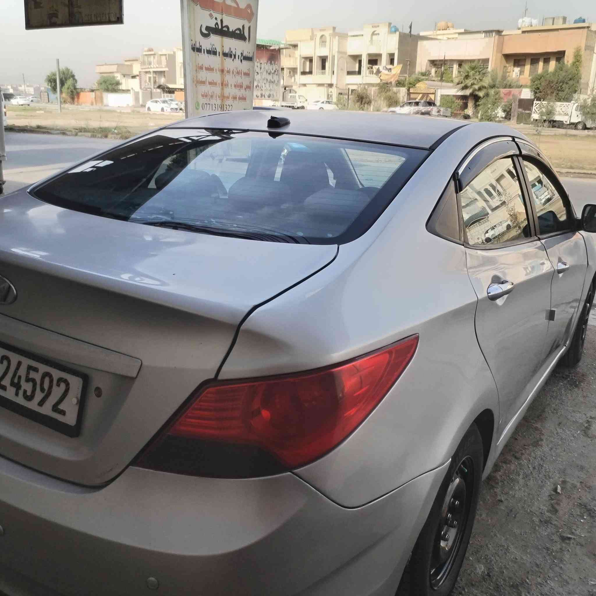 اكسنت ٢٠١٣ • مكينة ١٦٠٠ • شاشة وكاميرا