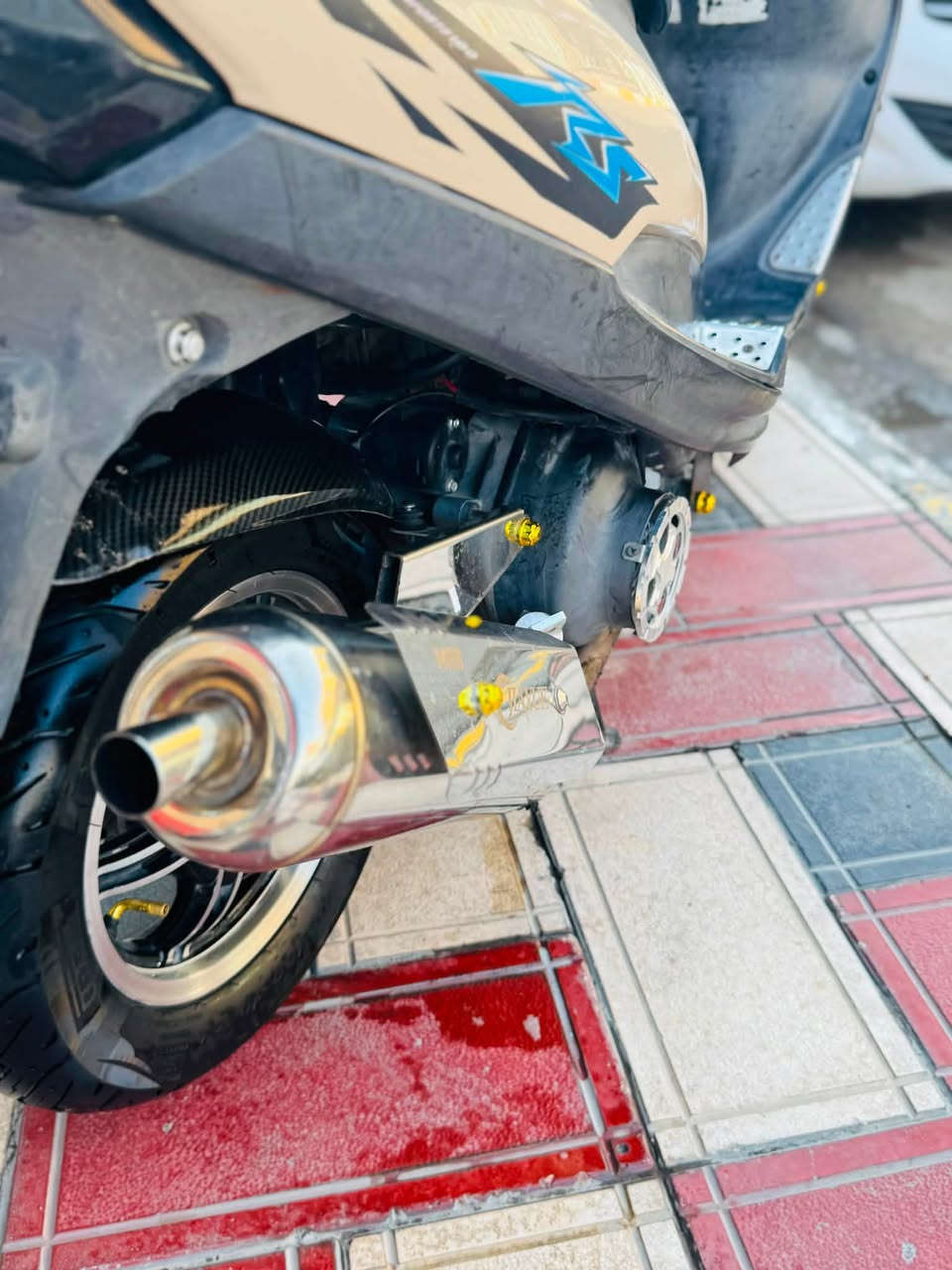 السلام عليكم ماكس عدله رياضيه  للبيع  بوشه ٥٥ بلاد مزودة تزويد كامل اصلي ويل نجمة شيال رياضي صالنصة رياضية كلها سلف رياضي  
دهن اومو زويل كل 20 أبدله 
مكاني ناصريه حي اور سعر خاص 
***********.
