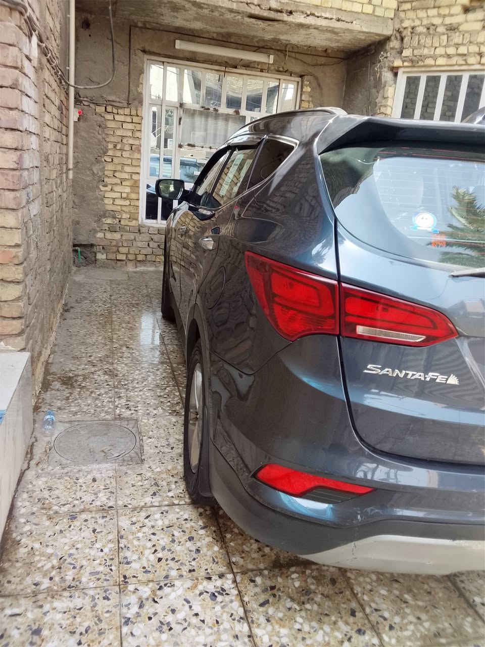 سلام عليكم هونداي سنتافي للبيع موديل 2017وارد أمريكي مكينة 2400 HDi حداثه من أمريكا بنيد وجاملغ مصلحات نفسه سيارة مكينه كير تبريد اتخم تاير جديد صار اسبوع من شديته السيارة فول مواصفات ماعدة السلايت مابيه رقم سيارة انكليزي جديد رقم بغداد  سفسار *********** مكان السيارة بغداد السعر 145,
ورقه وبيها مجال
