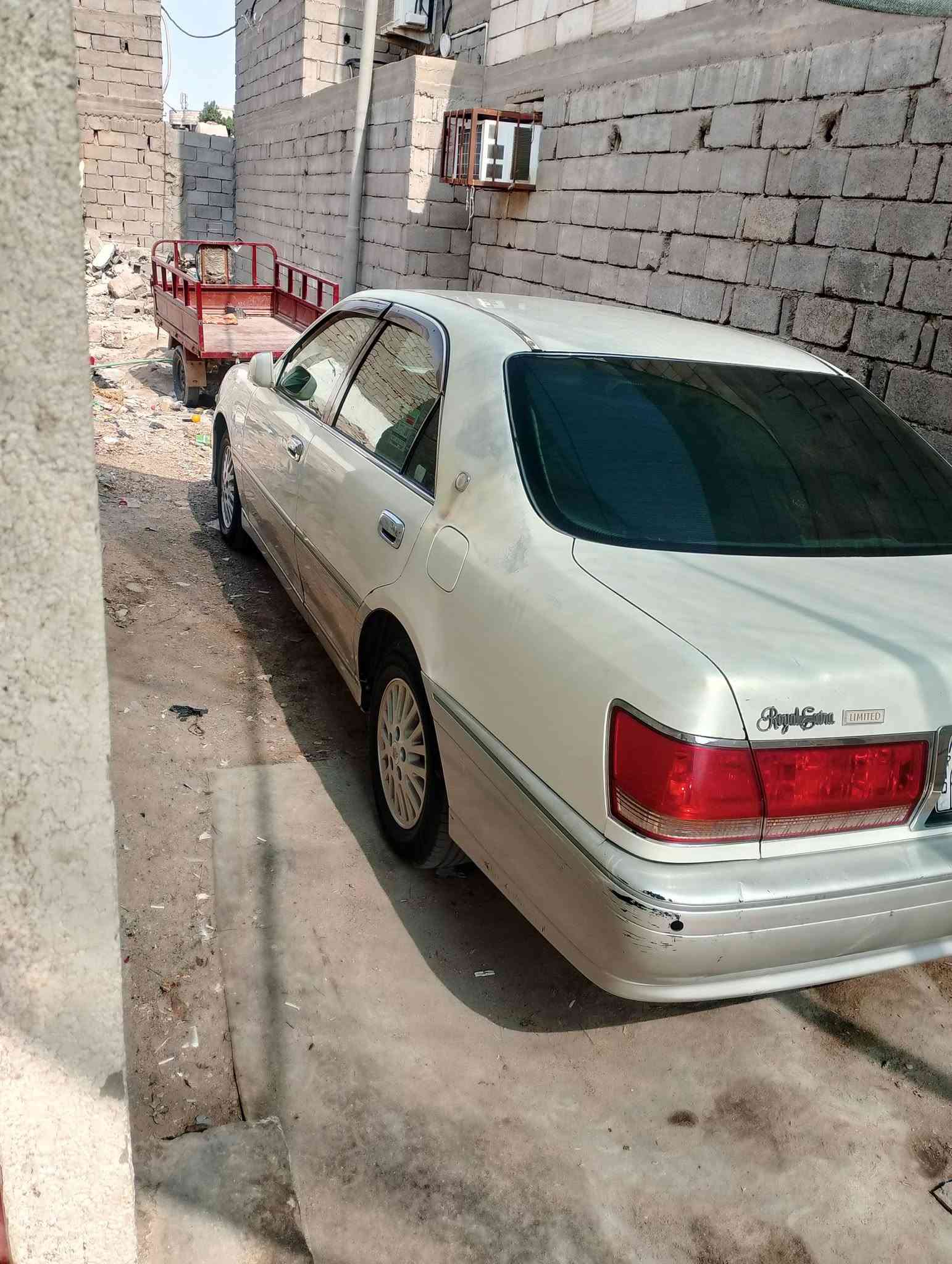 السلام وعليكم ملكه كصه جنطه كرستال أصل مكينه كير كفاله تبريد ثلج مكينه وينجي أدوات متومه طبق أصل ع شاصي مكان البصره سعر 30وبيه مجال ***********وتساب

نص مكتوب في الصور:
- ATQYOT