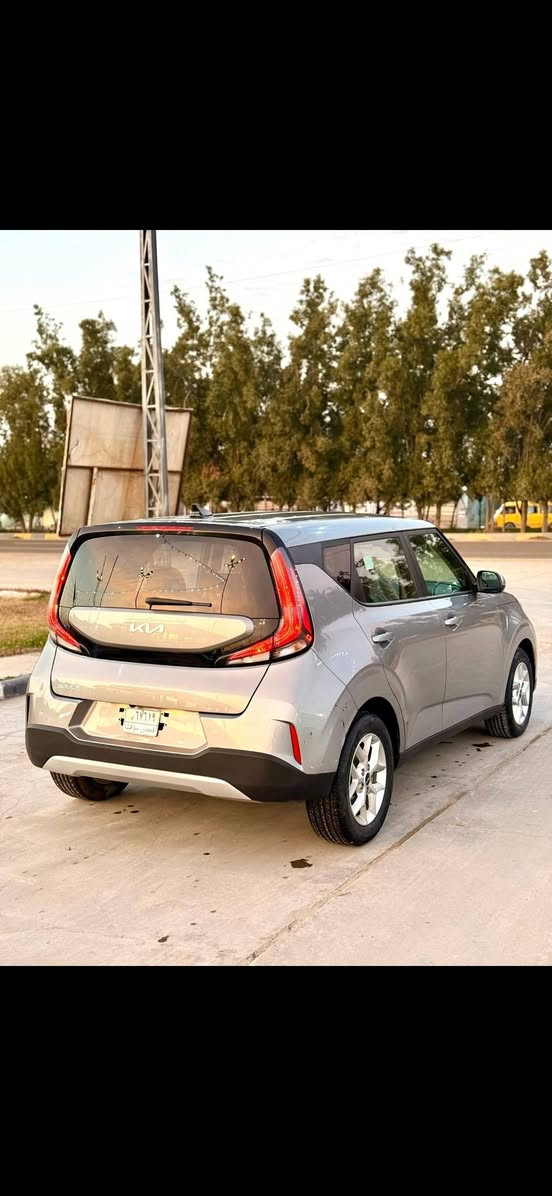 Kia Soul 2023
السلام عليكم 
للبيع صول 2023
حادث شبر بالباب صبغ فقط 
بدون دواخل بدون تبديل بدون ايرباك 
حجم المحرك 2,000 دوش
السعر 140 وبيها مجال بسيط
صور الحادث موضحه داخل المنشور 
للاستفسار الاتصال على الرقم 
*********** بغداد, العراق
