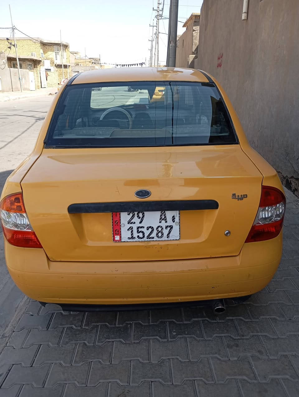 السلام عليكم طيبه ٢٠١٥سياره بسميمكفوله من الضربه والتبديل والصبغ
فقط بارد بالباب الي ورا السائق شبر.   ودوس مصلحات اثر اخياسات وجوه الرقم بالجنطه أقل الشبر منظومه تبريد جديده باتري جديد تخم تأير سنويه لحد ٣٢ هزه بعدها ماصاقطه اناره محيطيه كير محرك خير من الله  اللتنويه السياره تنقص ربع كل الفين كيلو سياره متخسر عليها ألف سياره مال جناي يريد يعيش بيها  مكاني واسط الكوت مركز المدينه والسعر ٤٢وبيها مجال قليل اللشراي ***********
