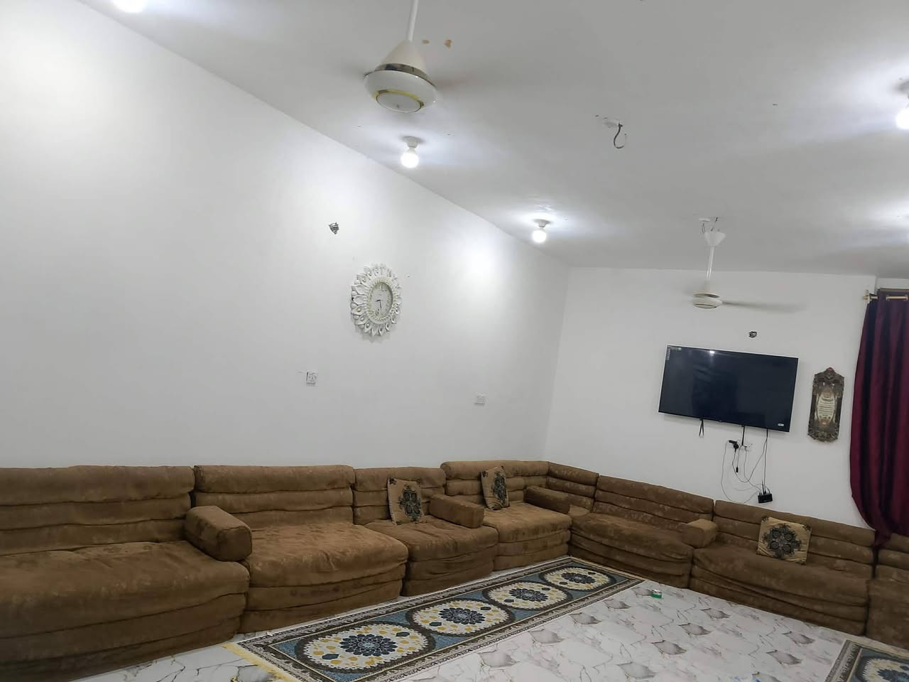 تكيه حرف L
قياس 7في 4
السعر 150
السماوه الجربوعيه ال حافض 
‏‪***********‬‏
