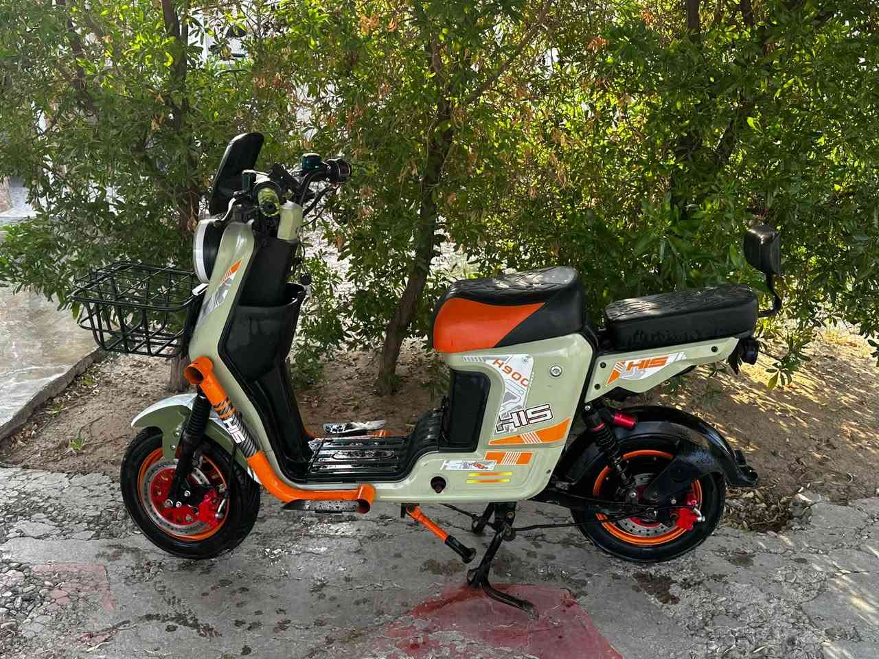ً
دراجه شحن H900
5 بطاريات ٣٢
موديل ٢٠٢٥
دراجه كامله بدون نقص 
موجود خاص او اتصال ***********
