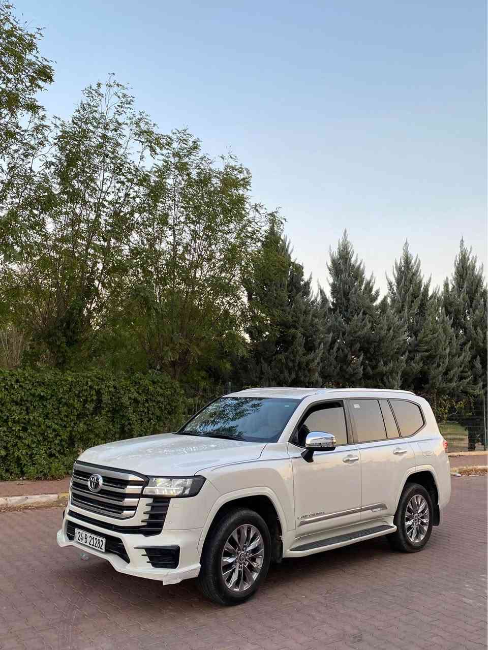 لاندكروز ٢٠٢٤ • V6 • بدون صبغ