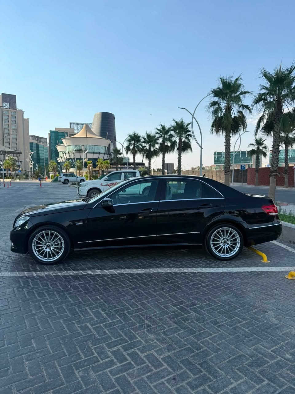 سلام عليكم مارسيدس e200 2010 Avantgarde  افنكارد فول سلايت كشنات جلد هيتر تبريد قطعتين ثلج شاشه و حاسه امامى و خلفى لايتات دايناميك سياره بدون سبخ بدون تعديل بدون بارد ماشى ٨٠ الف كيلو حقيقي 😍 سعر ١٧٨ مجال ***********

