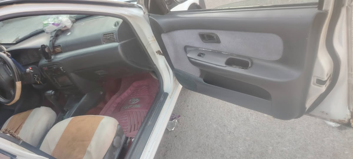 نيسان سني موديل ١٩٩٦ مكينه بيها صرف كير جديد صدر نضيف تخم تاير سنويه ساقطه من ٢٠٢٣ كهربائيات كلها شغاله رقم بغداد السعر ٢٣ بيها مجال بسيط مكاني شهربان ***********
