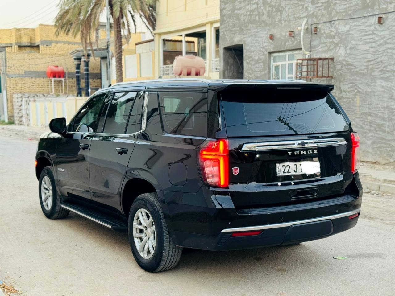 السلام عليكم تاهو  2023  خليجي مضلل بالسنوية فئة LS وكاله المنصور  علامة سوداء مكفولة كفالة حتى الدعاميات 
اصبعين PDR فقط بلجاملغ الخلفي كفاله من الفتح
رقم شمالي اربيل انكليزي محرك 8 سلندر 5300
المواصفات 
 • بصمة تشغيل وأبواب تشغيل عند بعد
 •مقعد السائق قابل للتعديل كهربائيًا بـ8 وضعيات.
• مقعد الراكب الأمامي قابل للتعديل 
• صف ثاني قابل للطي بنسبة 60/40.
• صف ثالث قابل للطي بالكامل لتوسيع مساحة التخزين الخلفية
• نظام دخول ذكي بدون مفتاح (Keyless Entry)
• إضاءة داخلية LED
• دعم Apple CarPlay وAndroid Auto (لاسلكي)
• كاميرا رؤية خلفية عالية الدقة
•اوتو هولد
•كشنات كهرباء
•رادرات اماميه وخلفية وجانبية
• تنبيه الاصطدام الأمامي.
• فرملة طوارئ تلقائية.
• نظام الحفاظ على المسار.
• مساعد التوجيه.
• إنذار المشاة الأمامي.
• مساعد الإضاءة العالية التلقائي.
• كاميرا خلفية.
• حساسات ركن خلفية.
• نظام StabiliTrak للتحكم الإلكتروني بالثبات
السياره جديده جدا بمعنى الكلمه على وضع الشركه 
مابيها اي نقص السعر 415 
للاستفسار ‏*********** حلة, بابل
