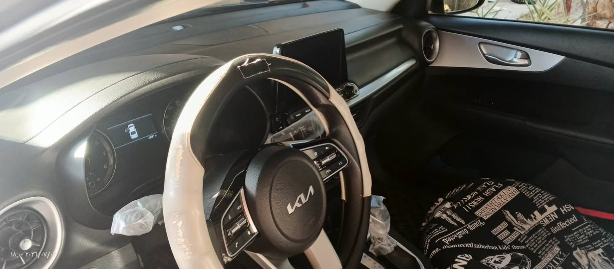 السلام عليكم كيه فورتي 24بسمي وارد امريكي للبيع حادث بنيد وجاملغ بدون إرباك سعر165ماشه شي قليل ،،***********,

نص مكتوب في الصور:
- ١٨:٢٢ ٢٠٢٣/٠٧/٠٣
- ١٨:٠٠ ٢٠٢٣/٠٧/٠١