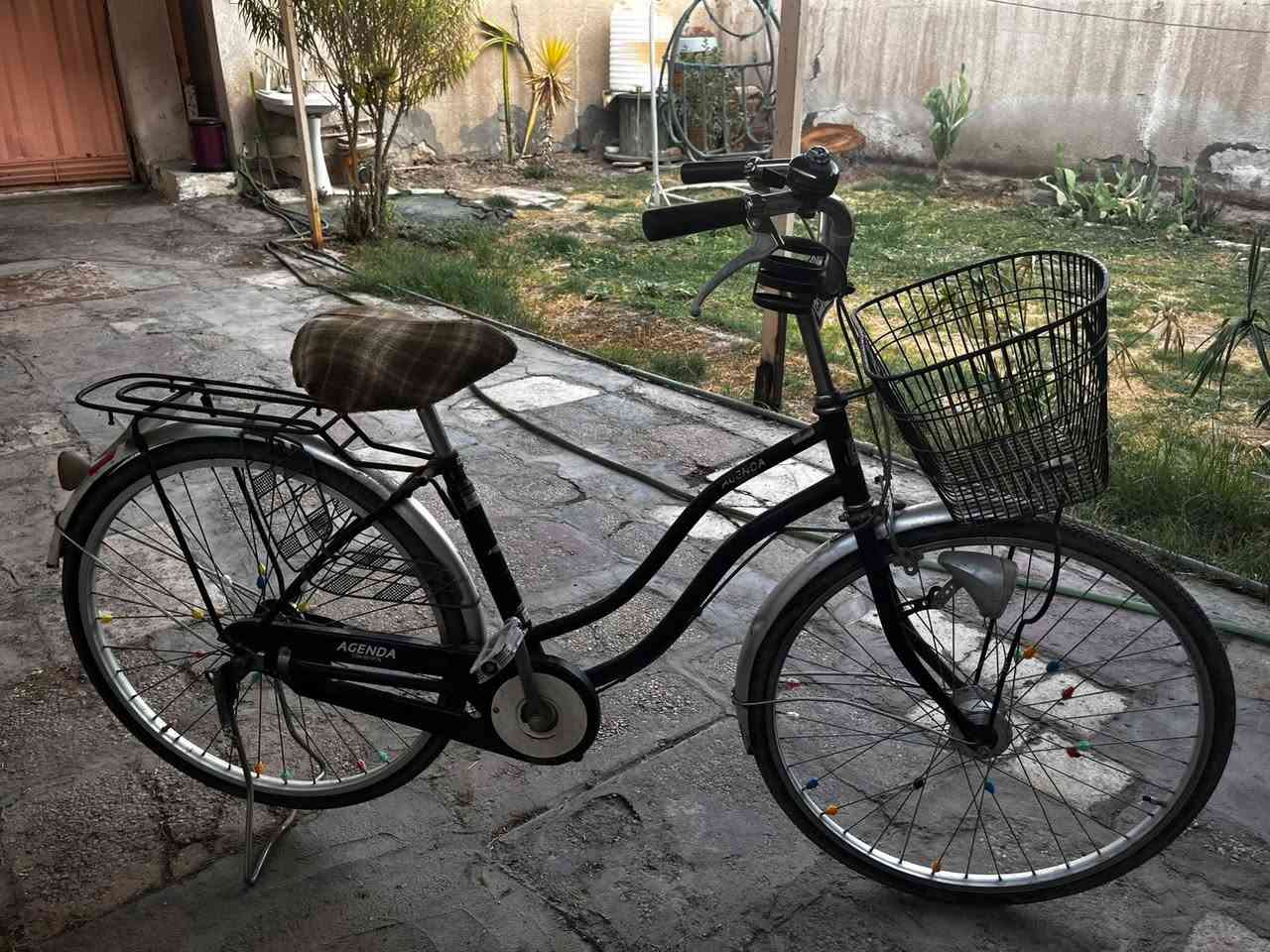 السلام عليكم ورحمة الله
من رخصة الأدمن، 

بايسكل ياباني للبيع 🇯🇵🚲

حجم 26
السعر 90 ألف 💵
قابل للتفاوض للشراي
للاستفسار يرجى الاتصال على الرقم الأتي 
***********
العنوان بابل المسيب حي المعلمين الثانية قرب مدرسة حطين الابتدائية
